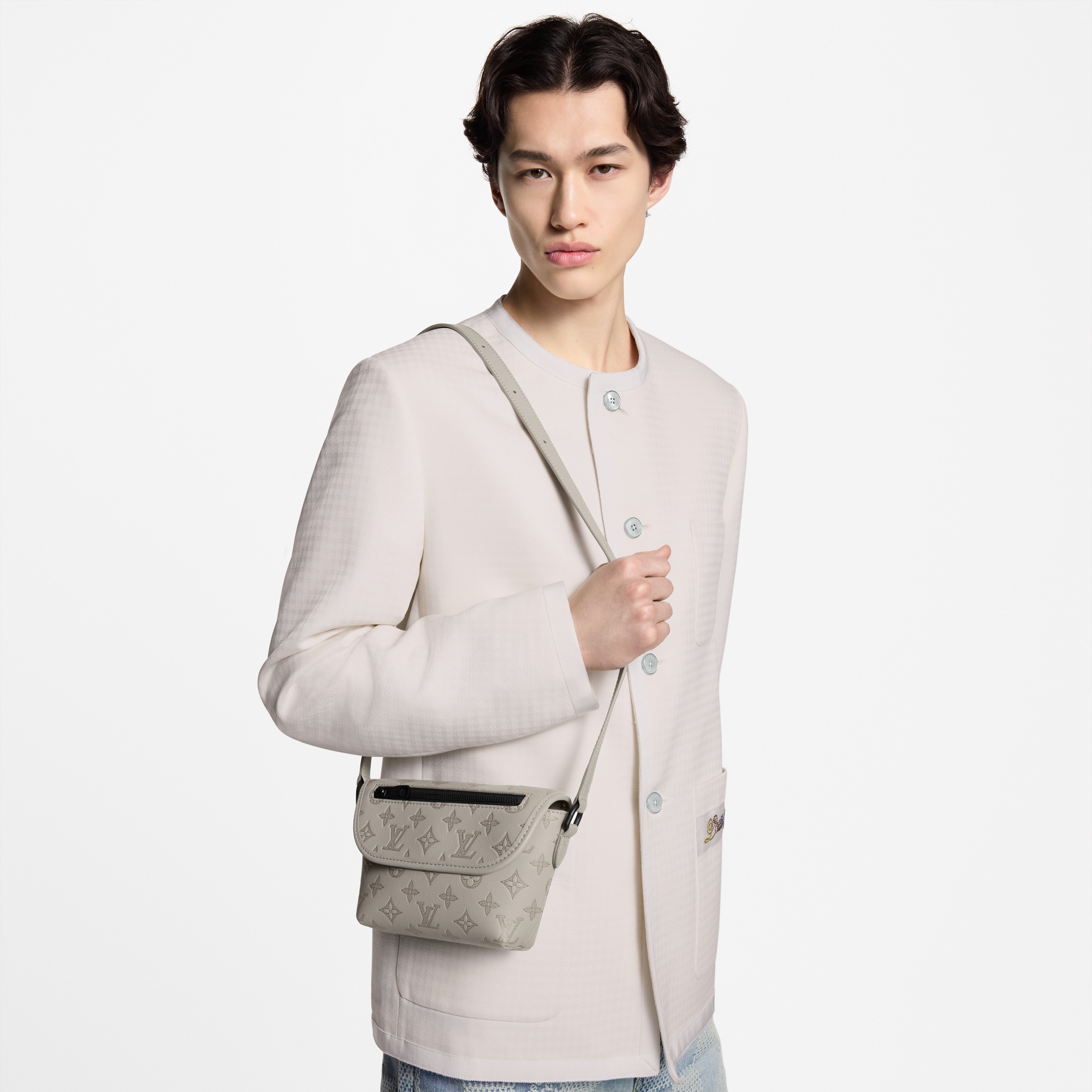 LV} - LVG65 - LV男士小型皮具 | 路易威登LOUIS VUITTON官网 (产品缩放)