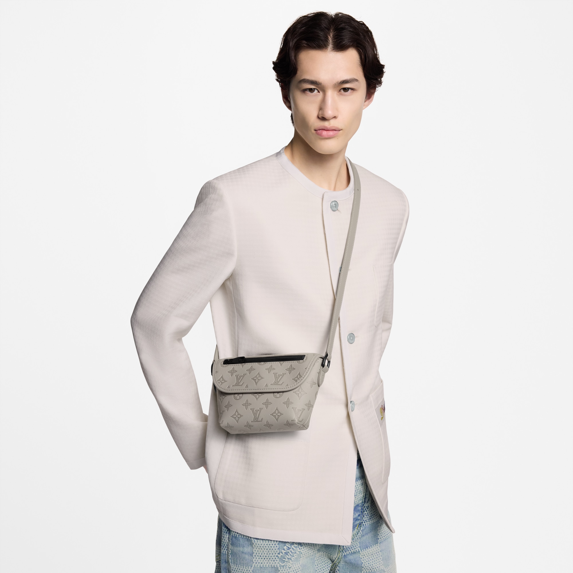 LV} - LVG65 - LV男士小型皮具 | 路易威登LOUIS VUITTON官网 (产品缩放)