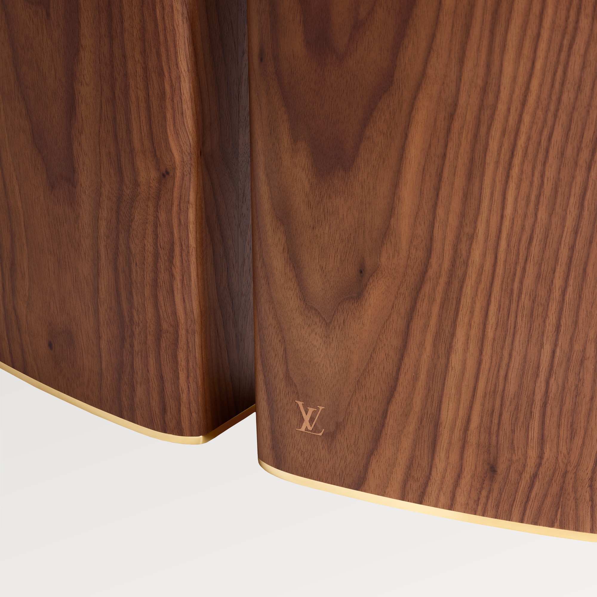 LV} - LV - LV硬箱、旅行和家居家居和餐桌艺术 | 路易威登LOUIS VUITTON官网 (产品缩放)