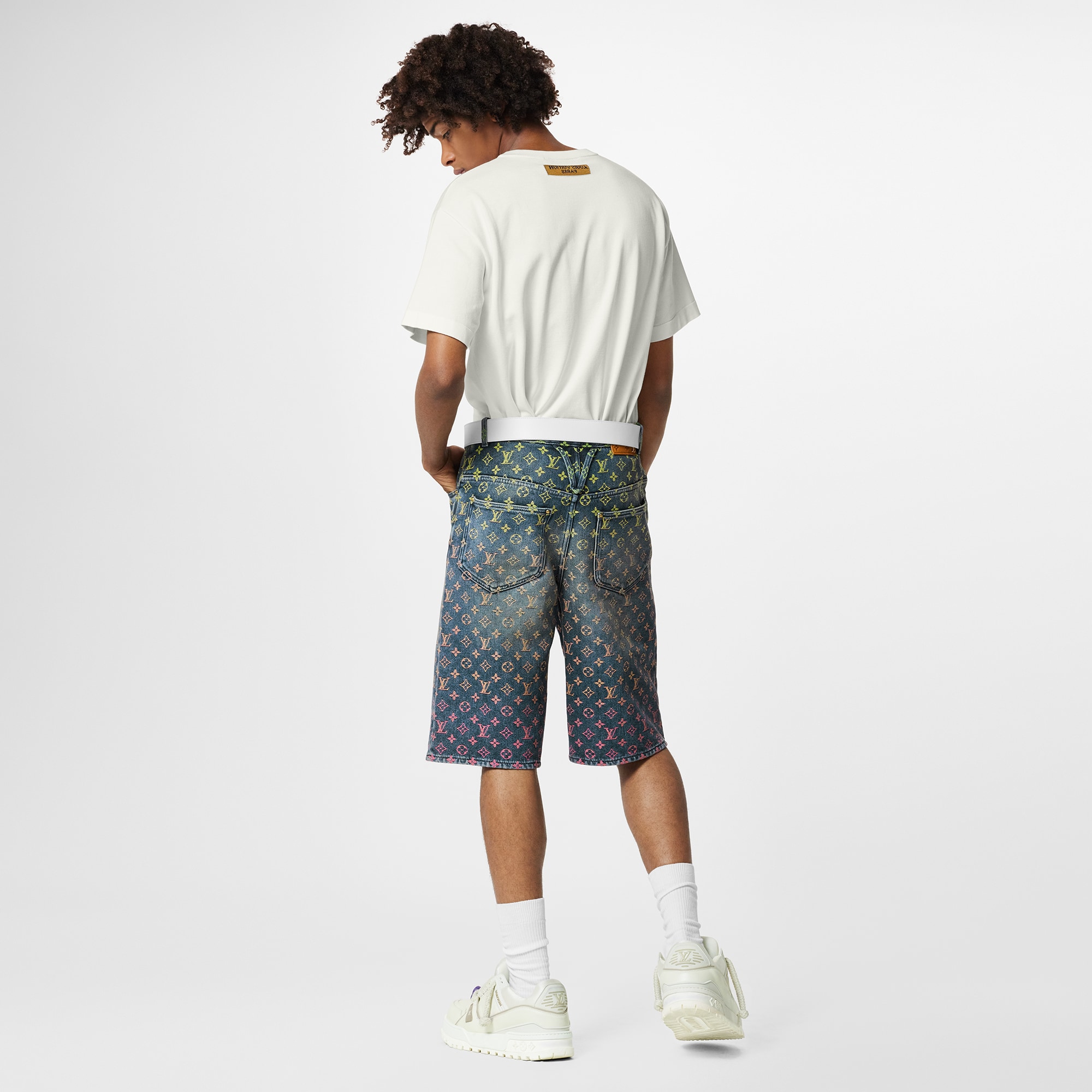 LV} - LV - LV男士Discontinued Product | 路易威登LOUIS VUITTON官网 (产品缩放)