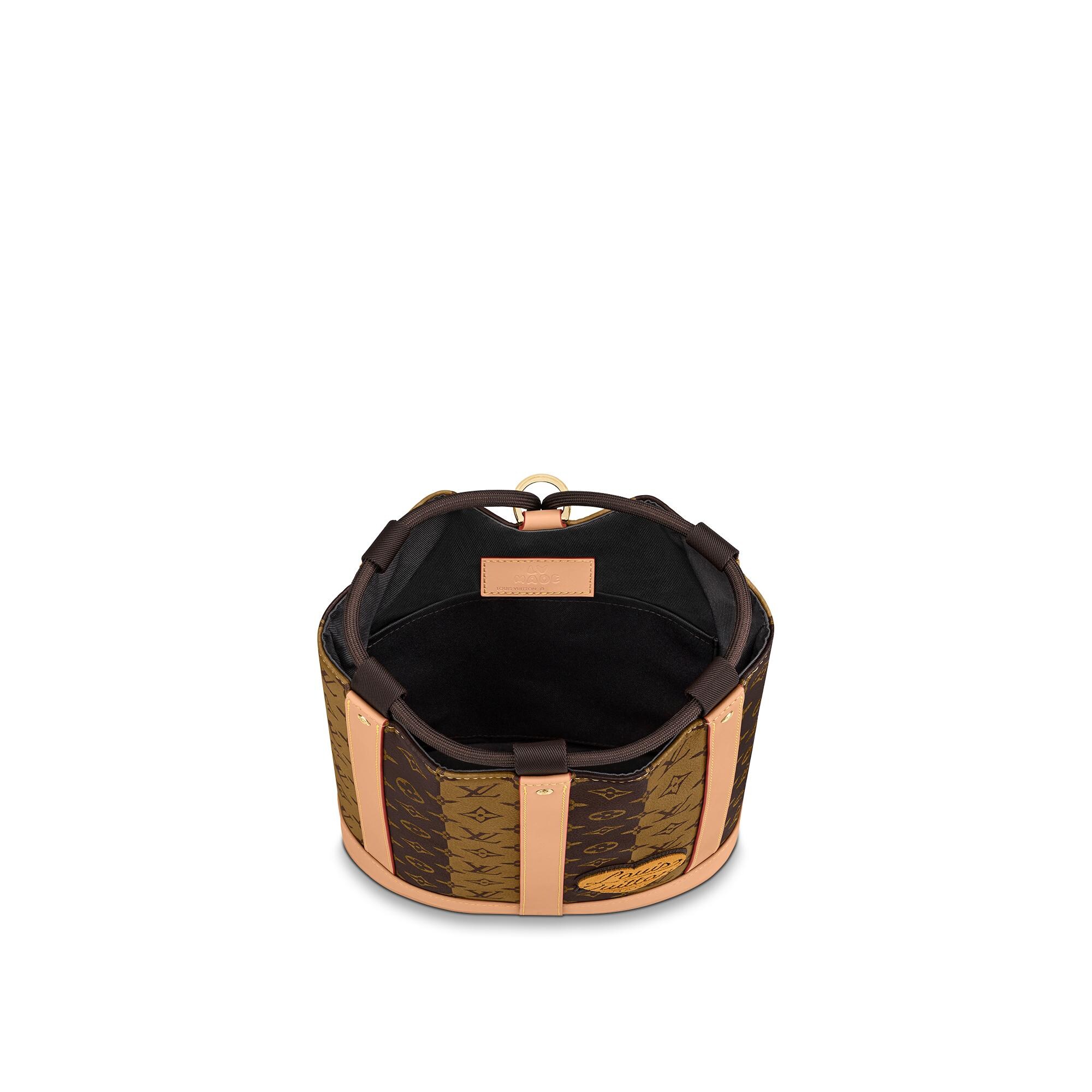 LV} - LVMonogram Other - LV男士Discontinued Product | 路易威登LOUIS VUITTON官网 (产品缩放)