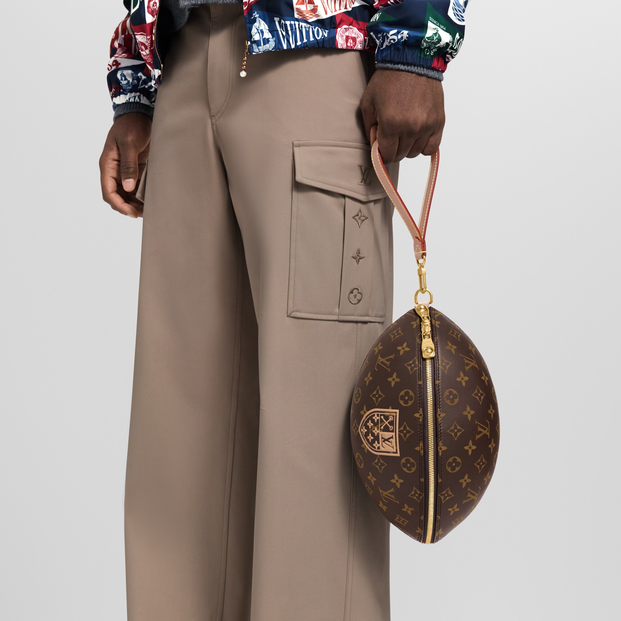 LV} - LVautres_cuirs_monogram - LV男士时尚包袋 | 路易威登LOUIS VUITTON官网 (产品缩放)