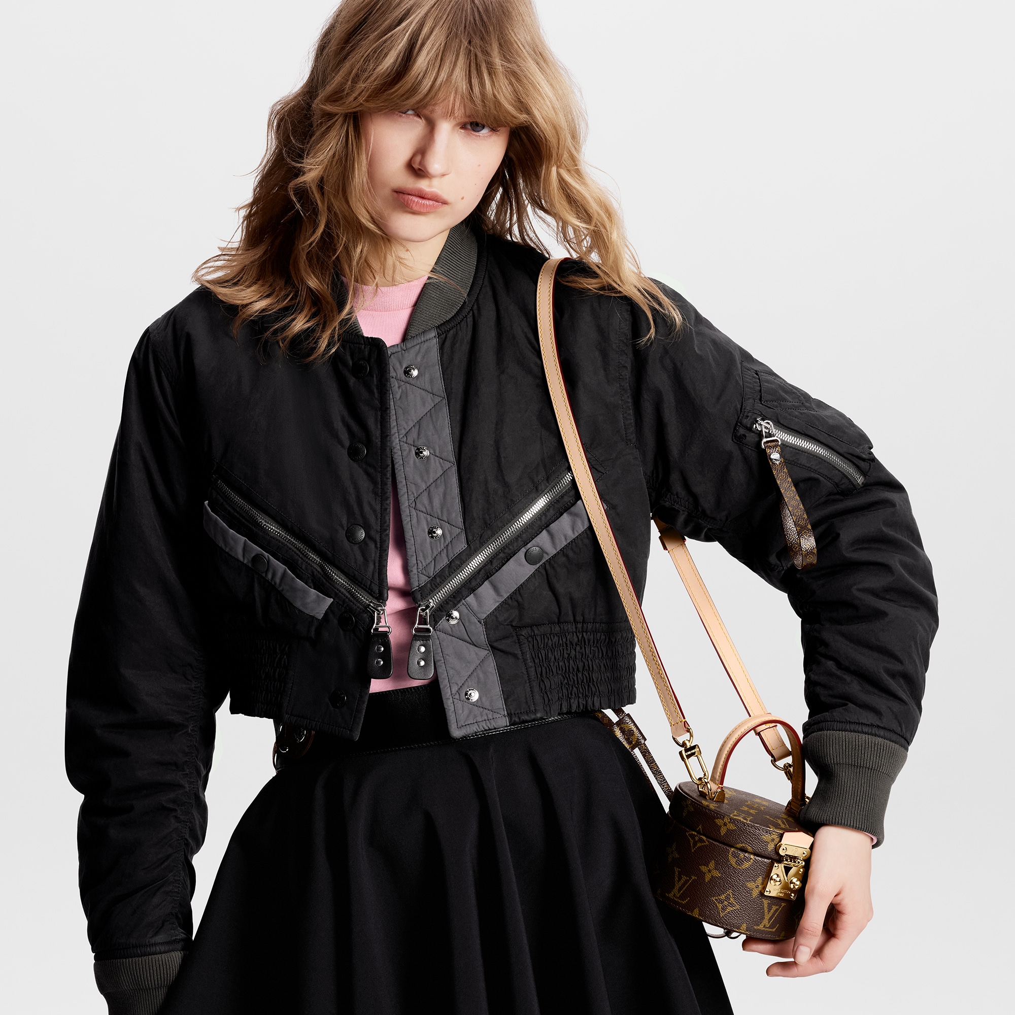 LV} - LVMonogram - LV女士小型皮具 | 路易威登LOUIS VUITTON官网 (产品缩放)