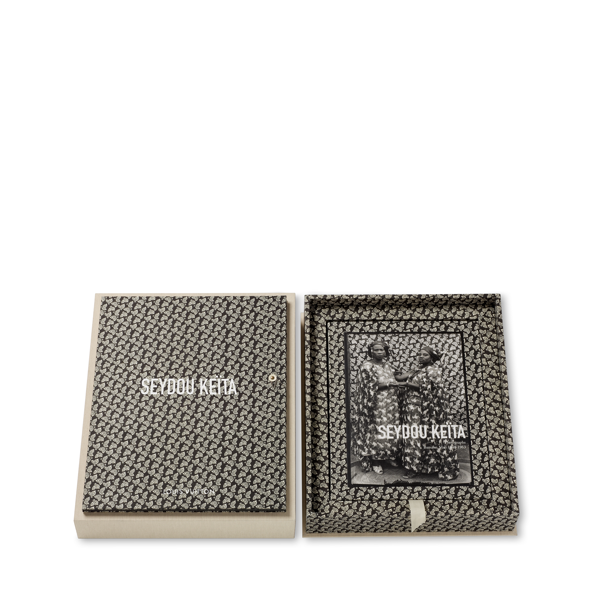 LV} - LV - LV硬箱、旅行和家居书籍和文具 | 路易威登LOUIS VUITTON官网 (产品缩放)