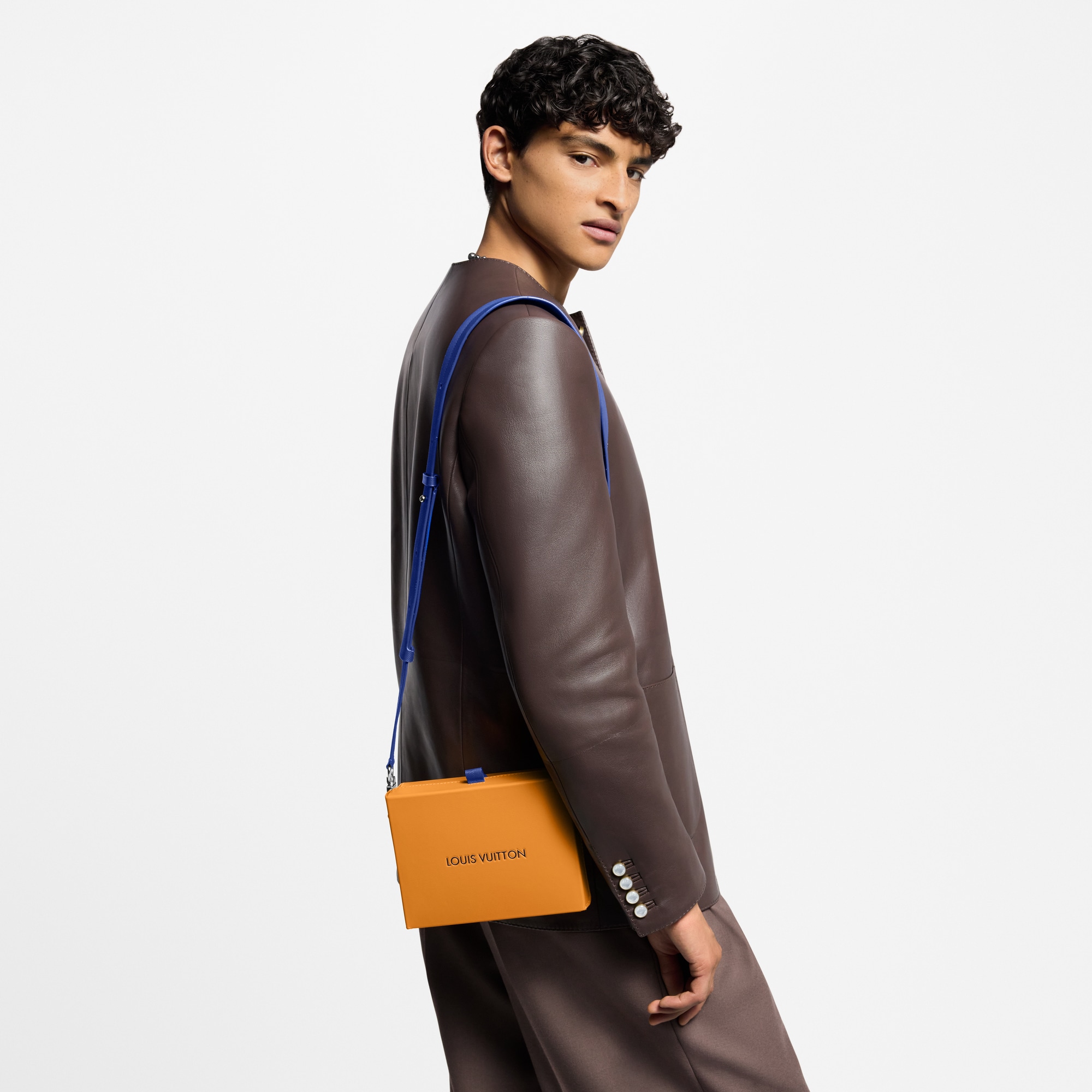 LV} - LVOther Leathers - LV包袋和小型皮具男士包袋 | 路易威登LOUIS VUITTON官网 (产品缩放)