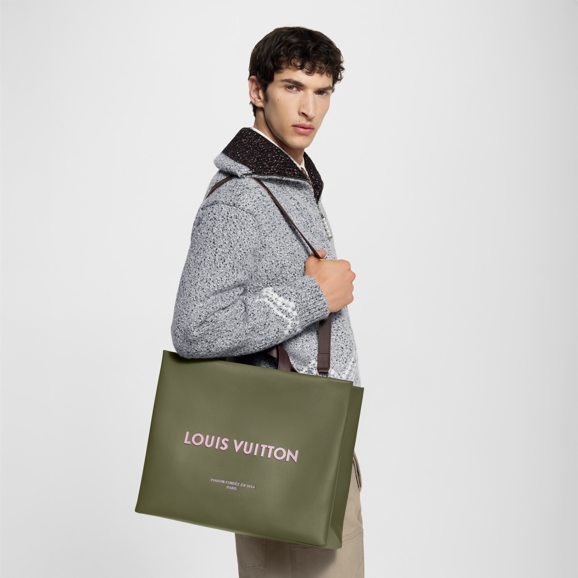 LV} - LVOther Leathers - LV包袋和小型皮具男士包袋 | 路易威登LOUIS VUITTON官网 (产品缩放)