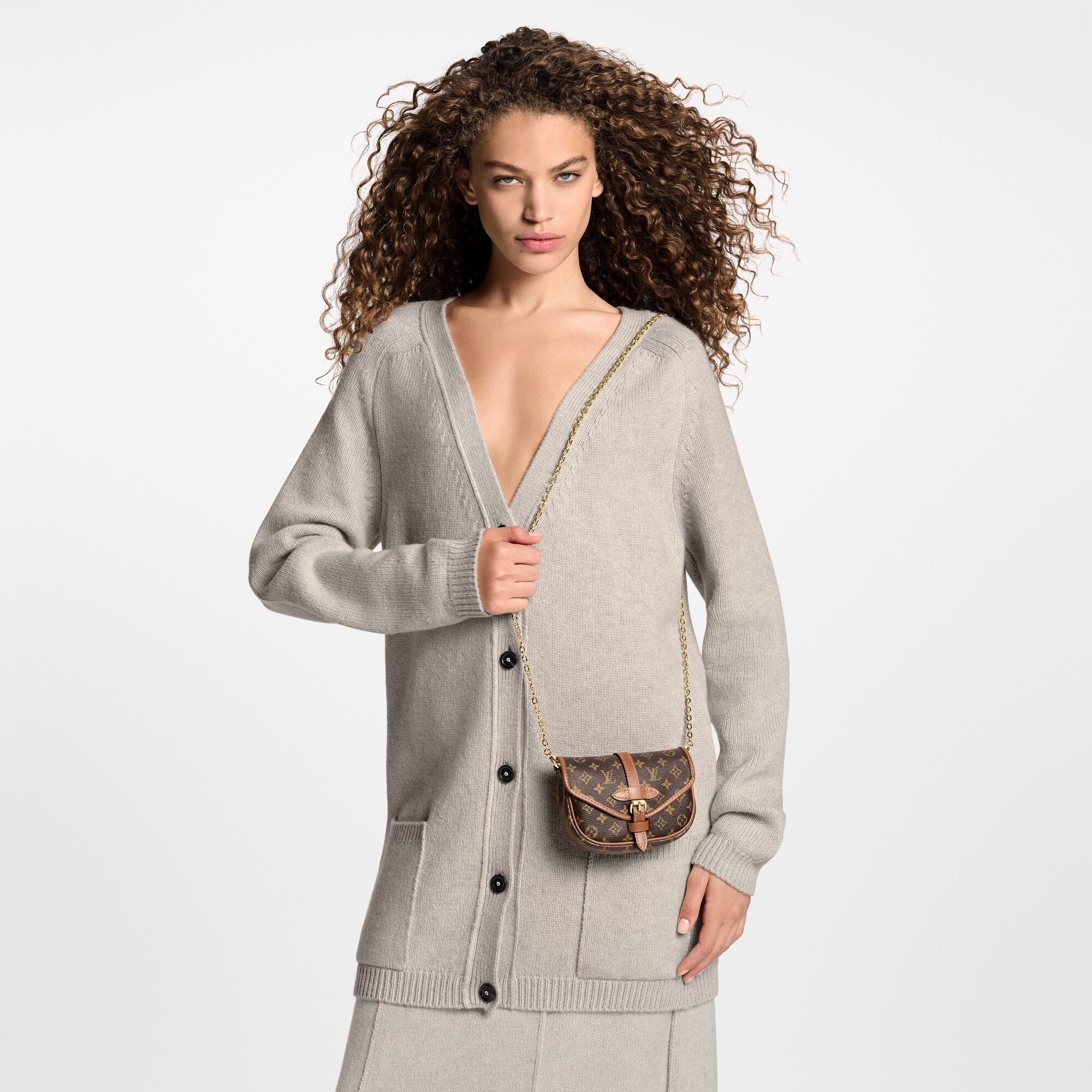 LV} - LVMonogram - LV女士小型皮具 | 路易威登LOUIS VUITTON官网 (产品缩放)