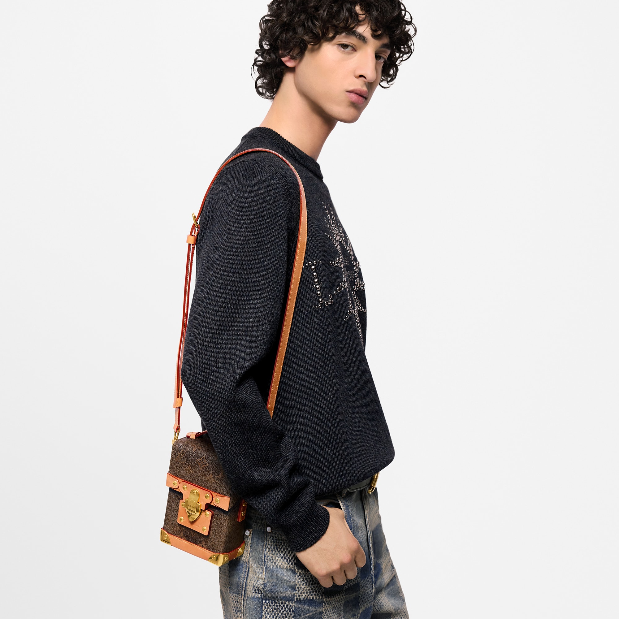 LV} - LVMonogram Other - LV男士时尚包袋 | 路易威登LOUIS VUITTON官网 (产品缩放)