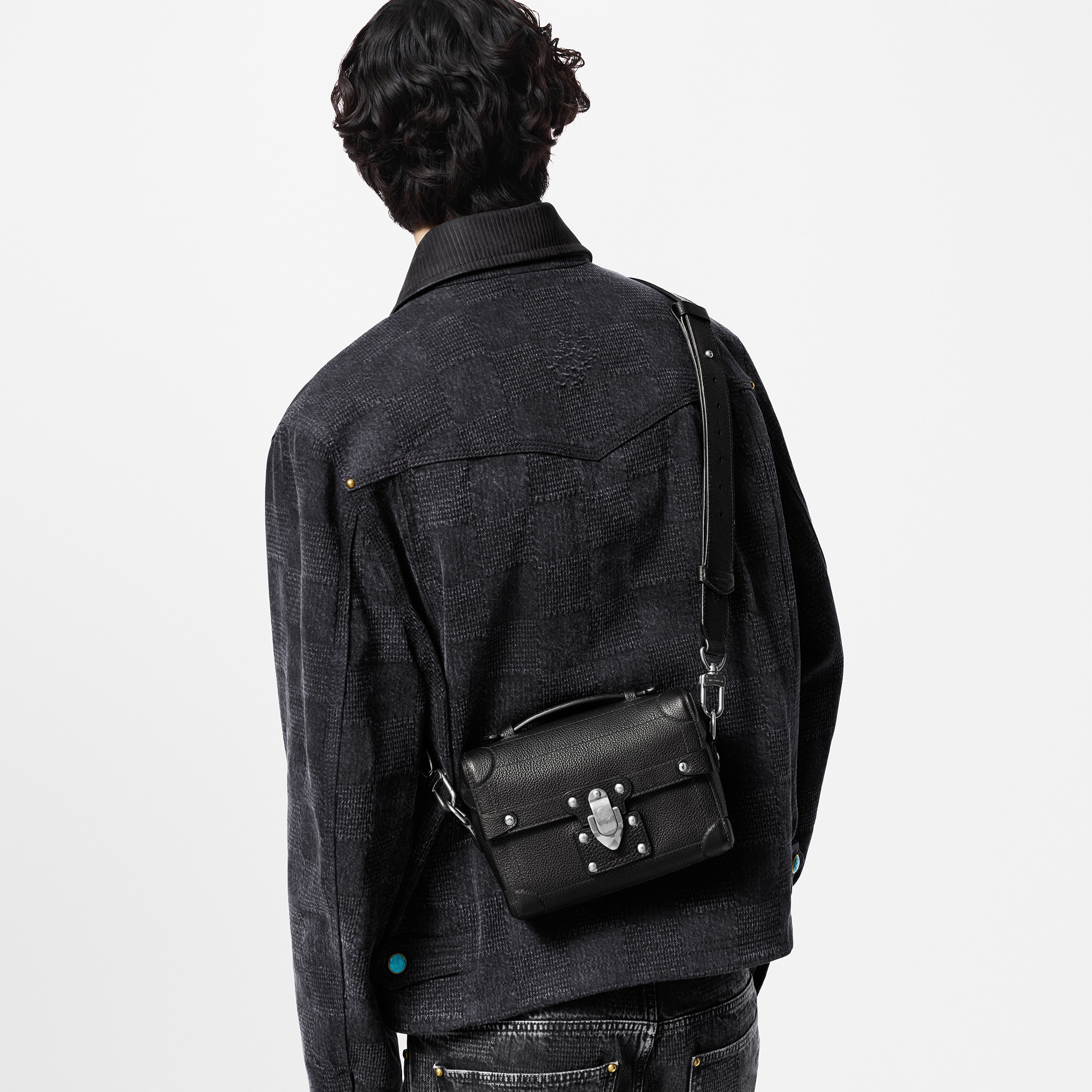 LV} - LVOther Leathers - LV包袋和小型皮具男士包袋 | 路易威登LOUIS VUITTON官网 (产品缩放)