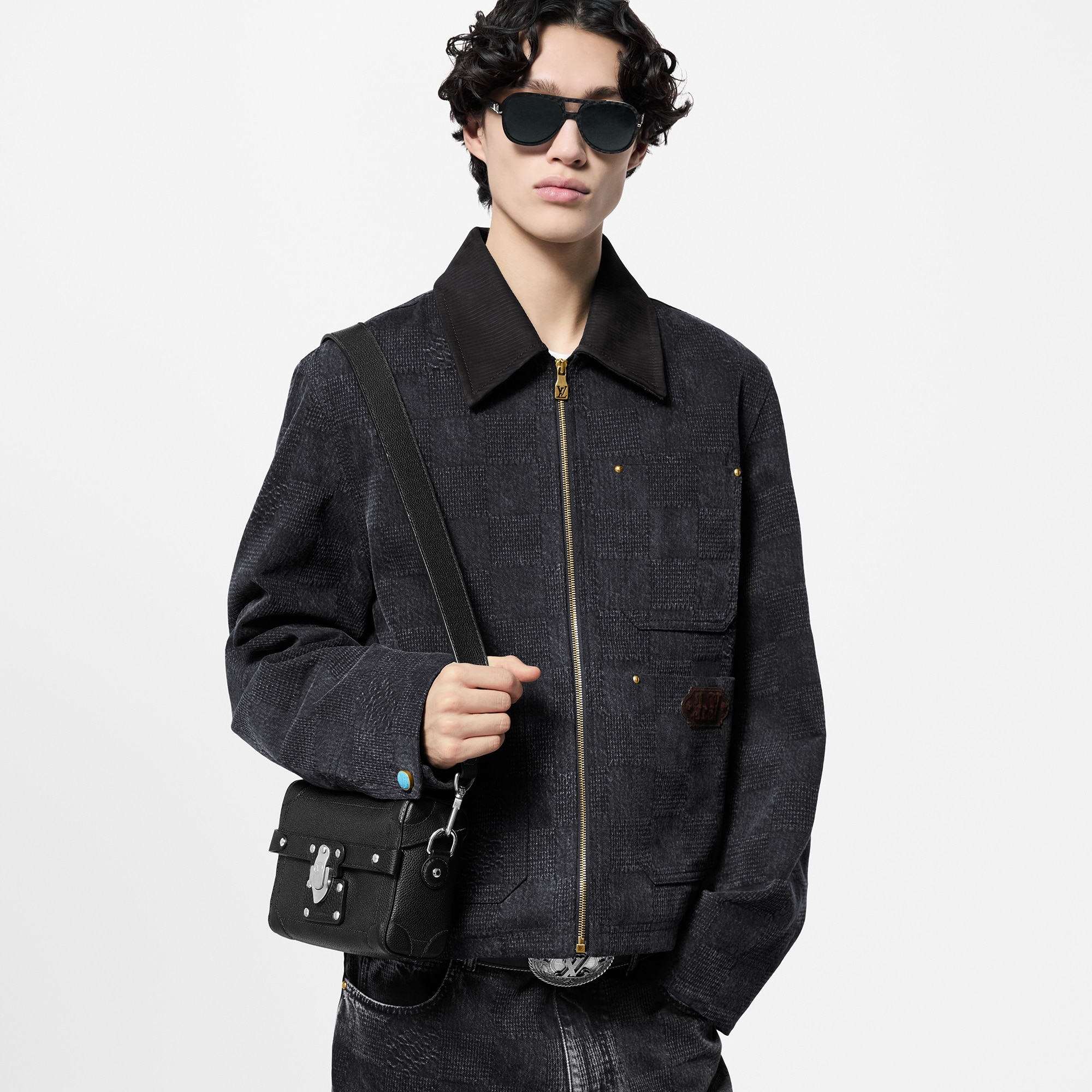 LV} - LVOther Leathers - LV包袋和小型皮具男士包袋 | 路易威登LOUIS VUITTON官网 (产品缩放)