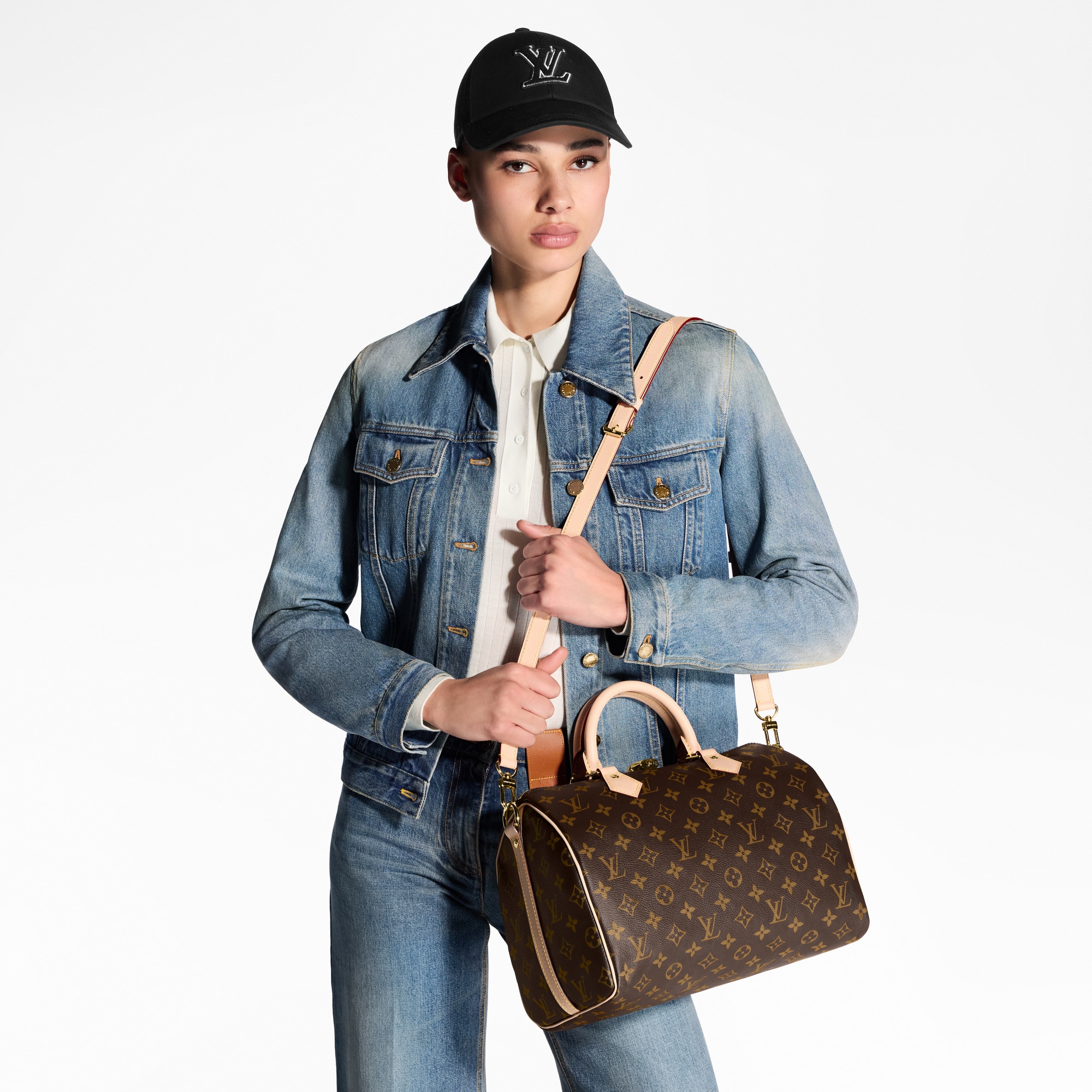 LV} - LVMonogram - LV甄礼指南个性化订制 | 路易威登LOUIS VUITTON官网 (产品缩放)