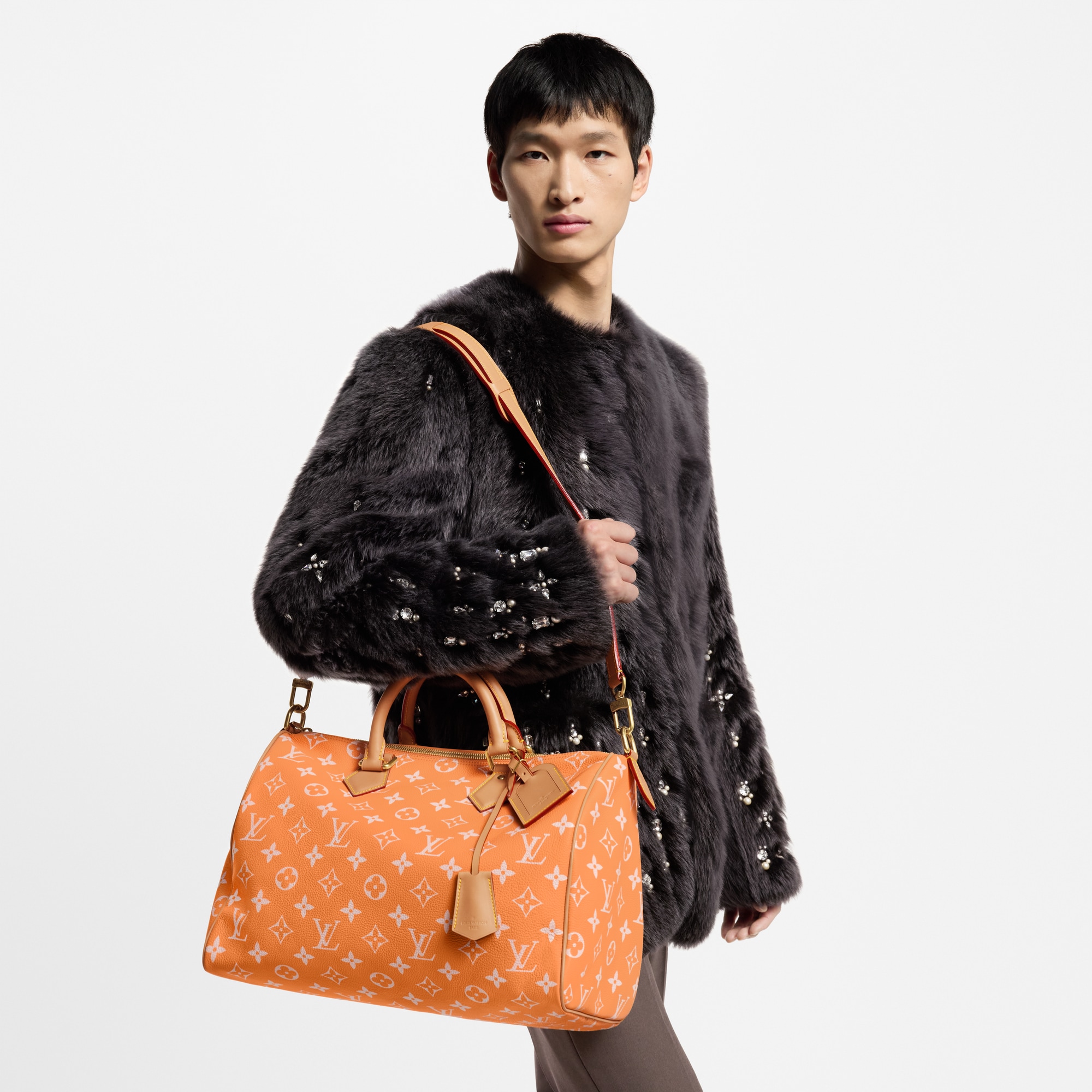 LV} - LVAutres Cuirs Monogram - LVLes Extraordinaires包袋与旅行用品 | 路易威登LOUIS VUITTON官网 (产品缩放)