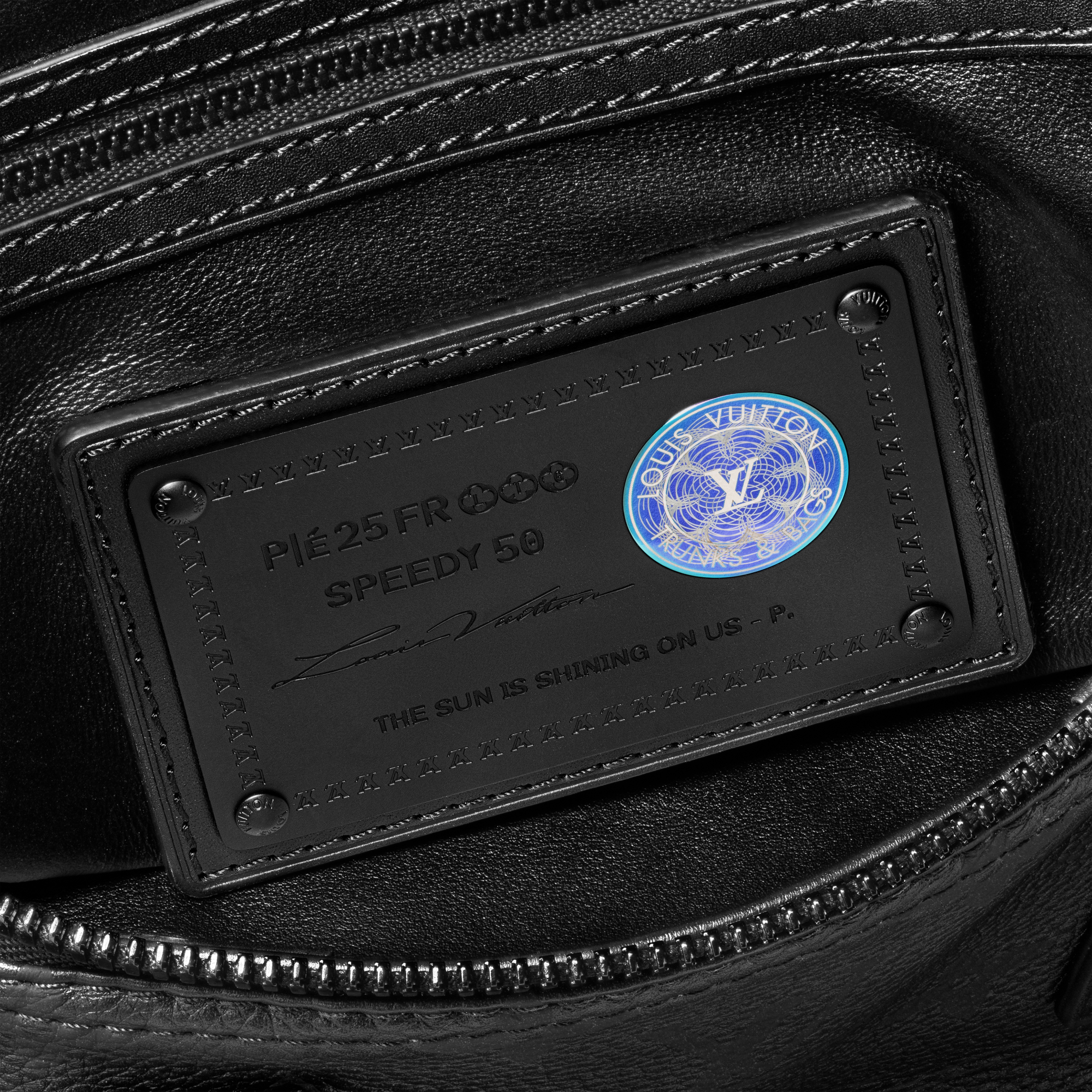 LV} - LVAutres Cuirs Monogram - LVLes Extraordinaires包袋与旅行用品 | 路易威登LOUIS VUITTON官网 (产品缩放)