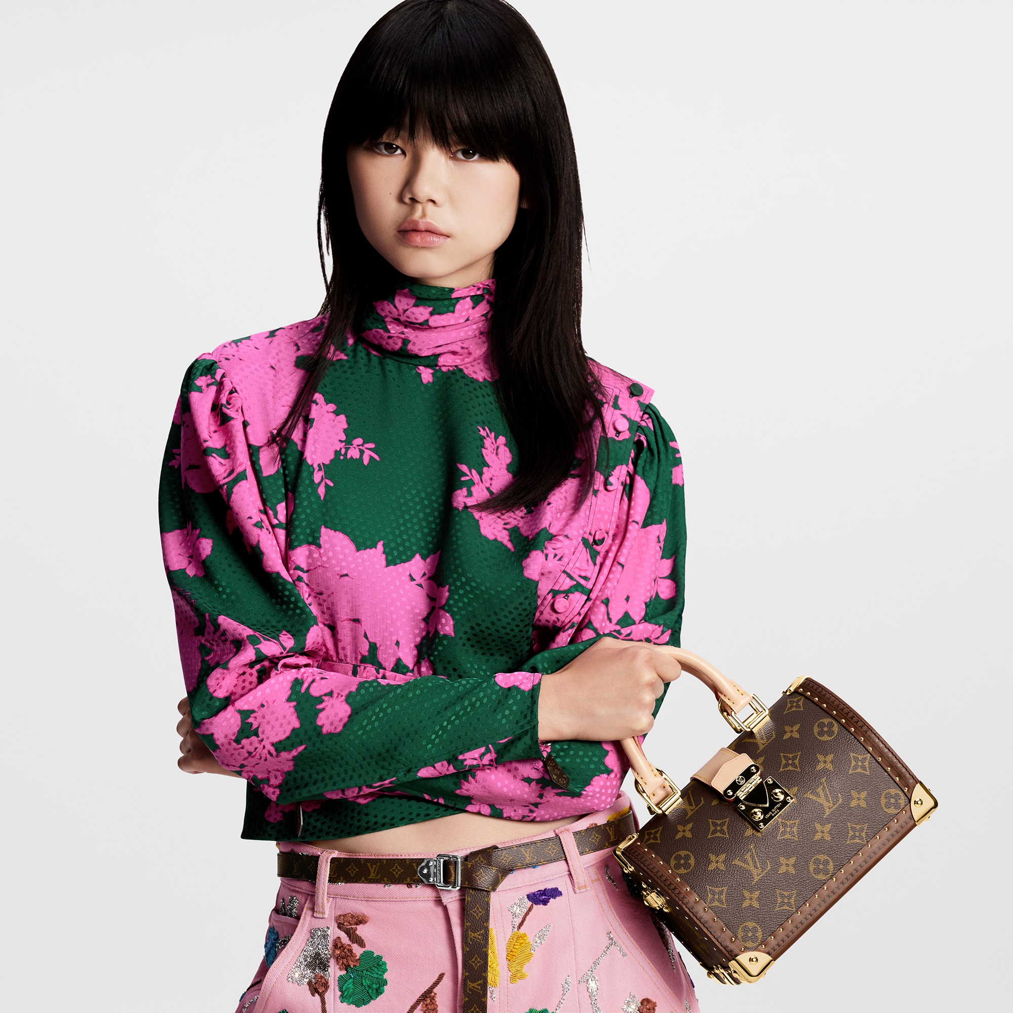 LV} - LVMonogram - LVLes Extraordinaires硬箱系列 | 路易威登LOUIS VUITTON官网 (产品缩放)