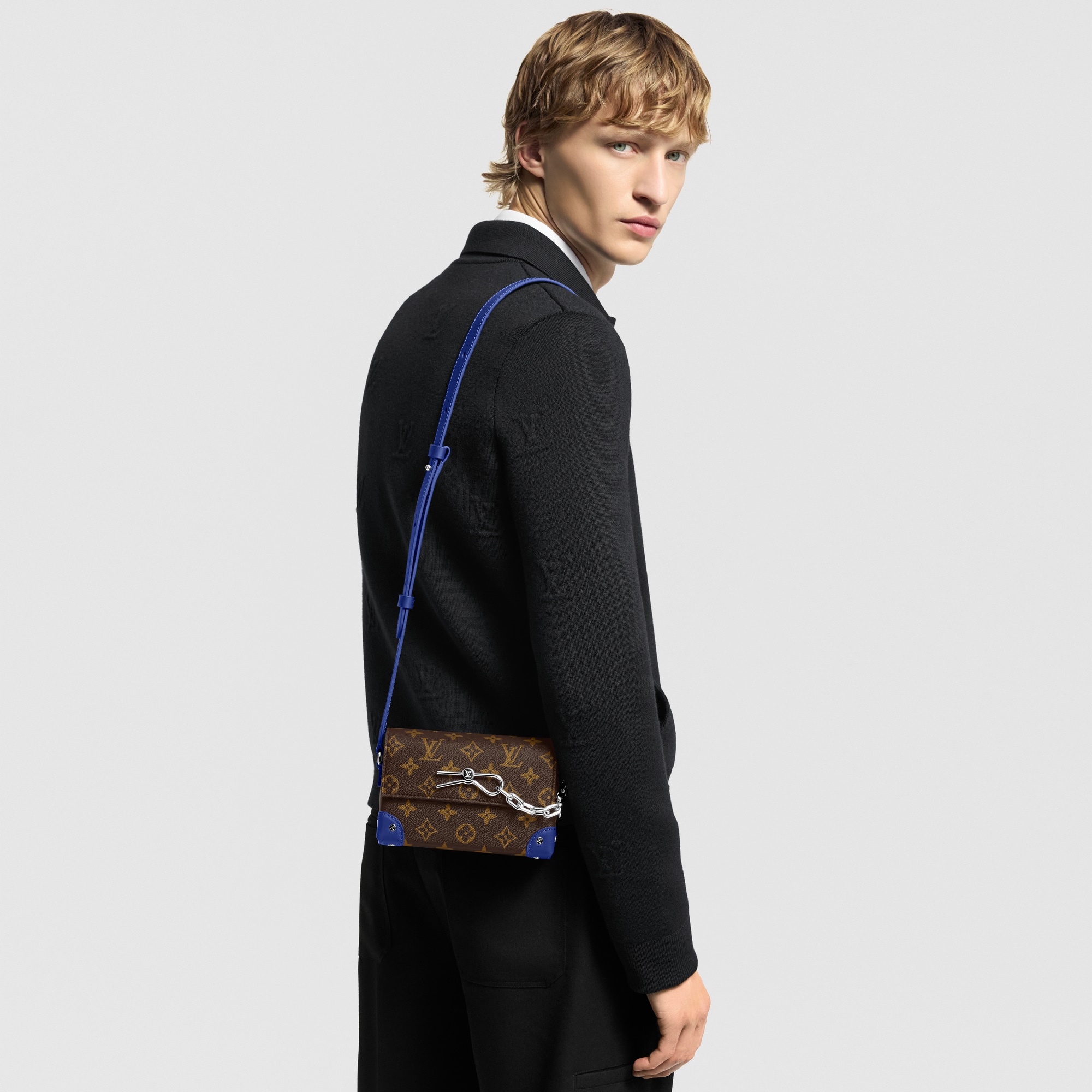 LV} - LVG73 - LV包袋和小型皮具男士包袋 | 路易威登LOUIS VUITTON官网 (产品缩放)