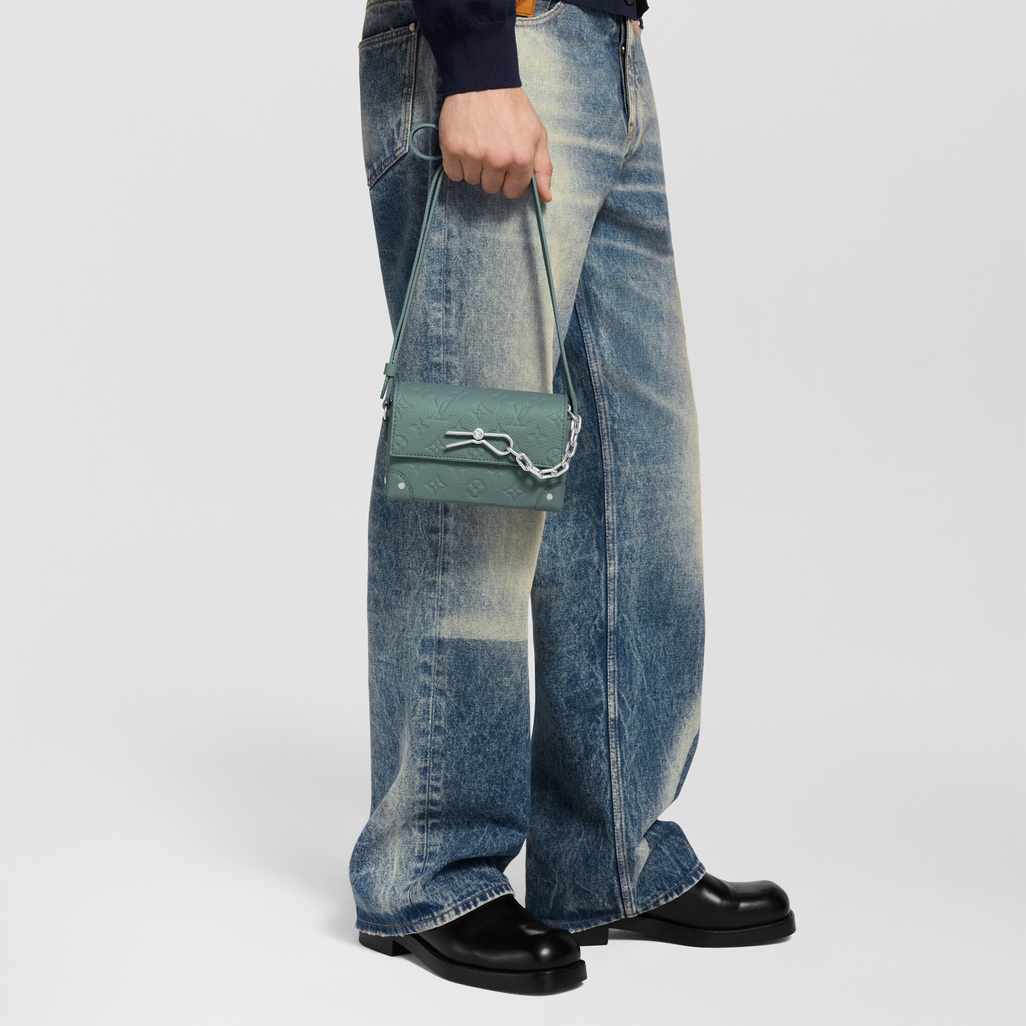 LV} - LVMonogram Taurillon Leather LG - G90 - LV包袋和小型皮具男士包袋 | 路易威登LOUIS VUITTON官网 (产品缩放)