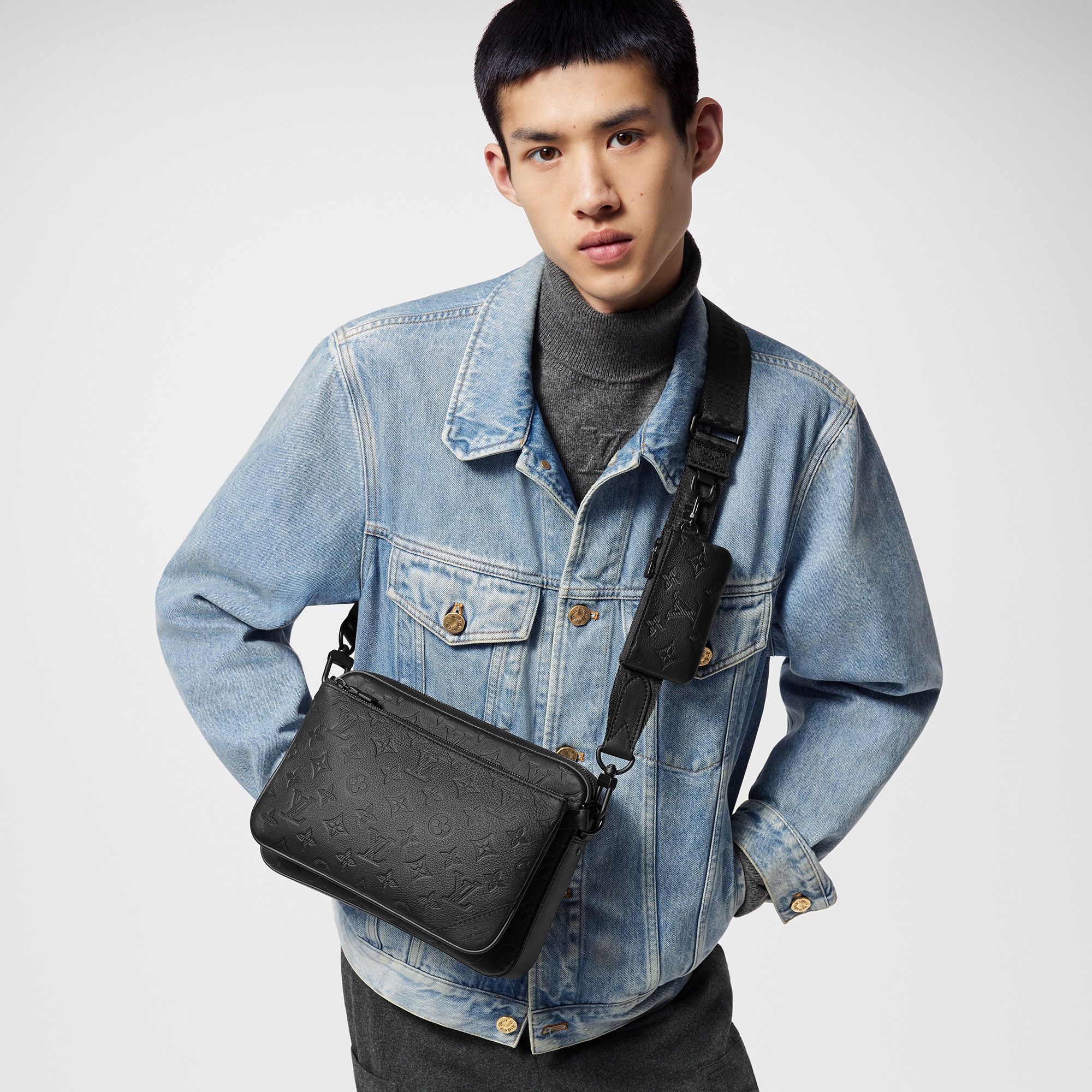 LV} - LVMonogram Shadow Leather - LV男士时尚包袋 | 路易威登LOUIS VUITTON官网 (产品缩放)