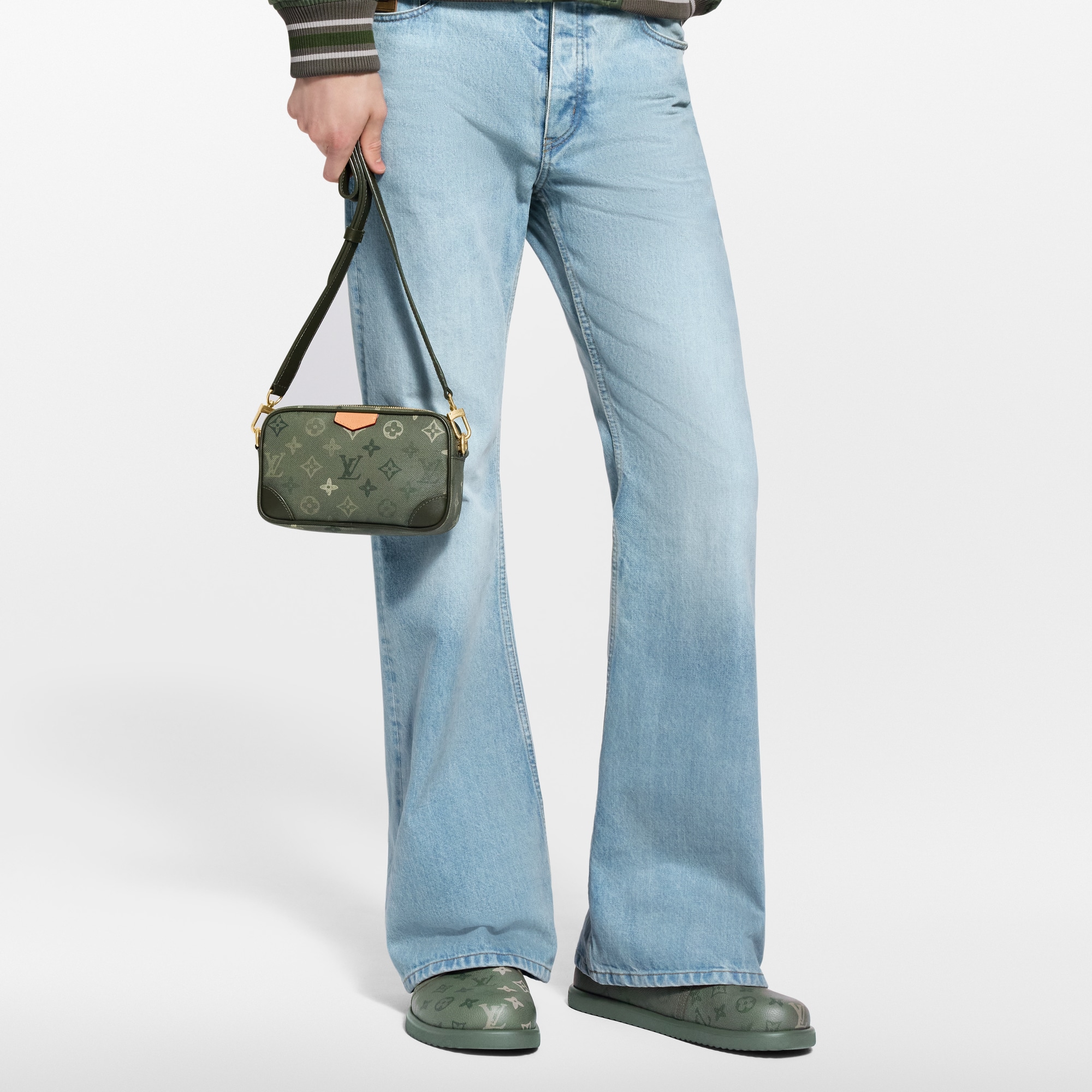 LV} - LVMonogram Other - LV假日甄礼节日甄礼指南-为他 | 路易威登LOUIS VUITTON官网 (产品缩放)