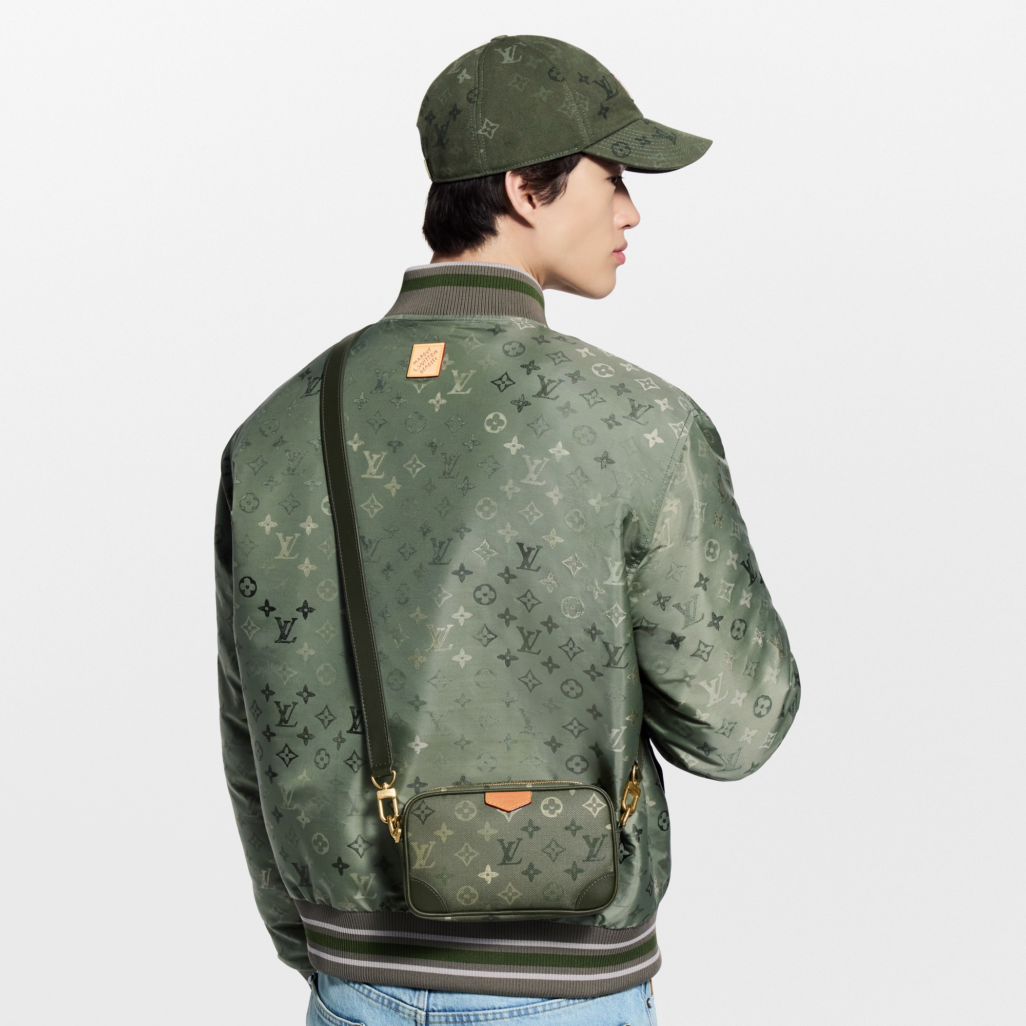 LV} - LVMonogram Other - LV假日甄礼节日甄礼指南-为他 | 路易威登LOUIS VUITTON官网 (产品缩放)