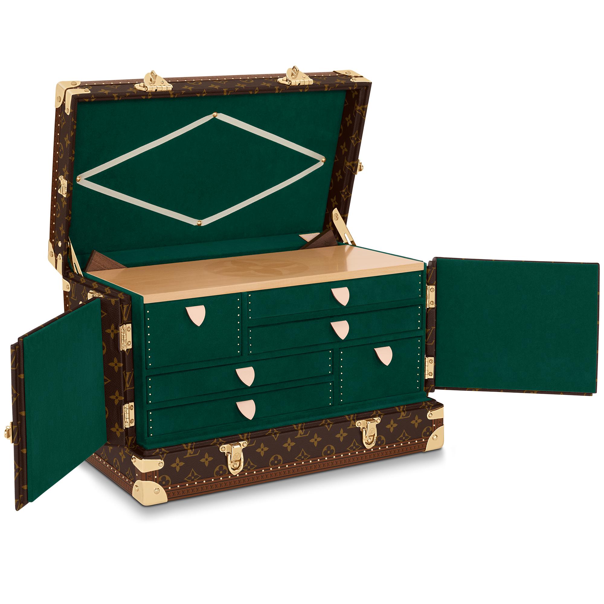 LV} - LVMonogram - LVLes Extraordinaires硬箱系列 | 路易威登LOUIS VUITTON官网 (产品缩放)