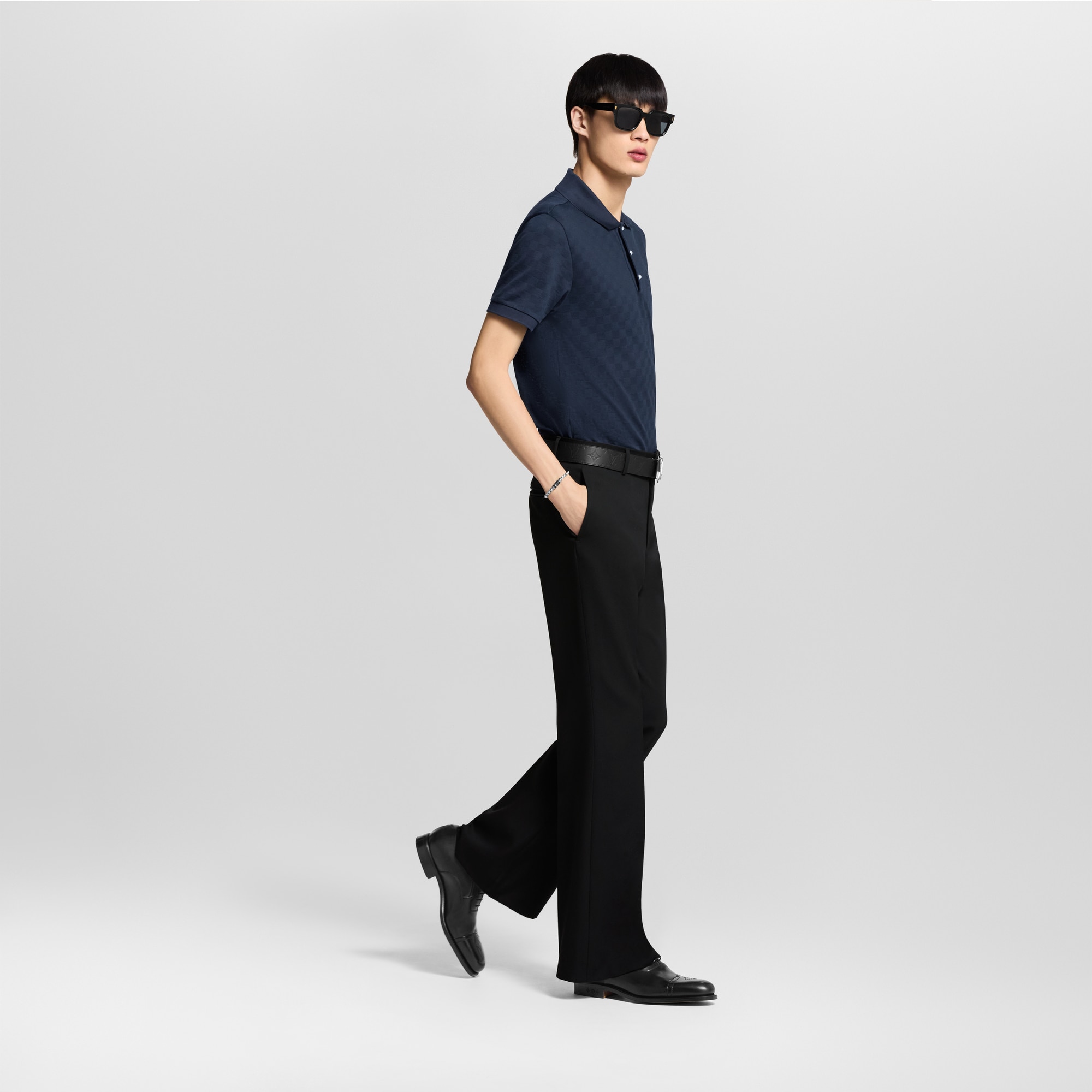 LV} - LV - LV男士鞋履系列 | 路易威登LOUIS VUITTON官网 (产品缩放)