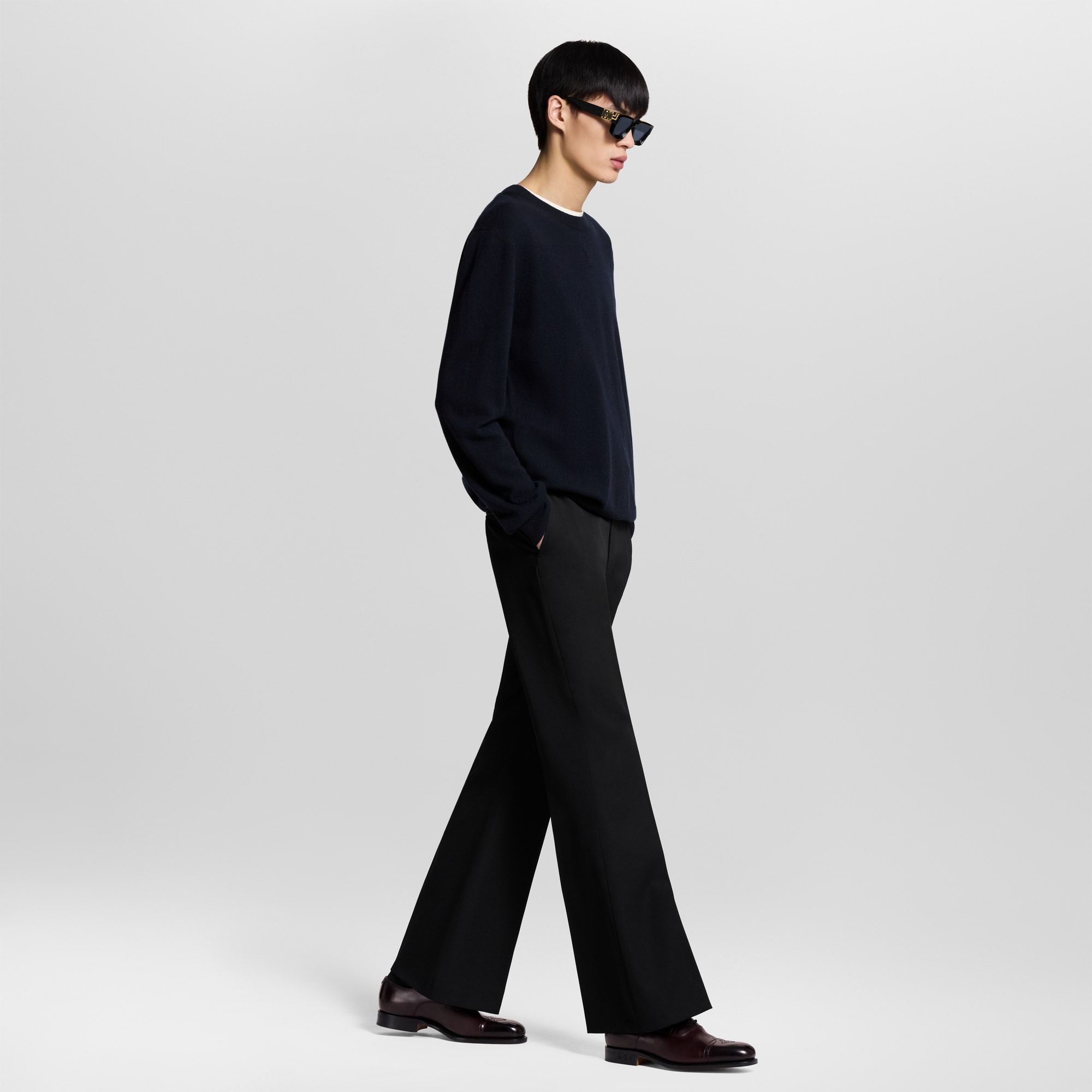 LV} - LV - LV男士鞋履系列 | 路易威登LOUIS VUITTON官网 (产品缩放)