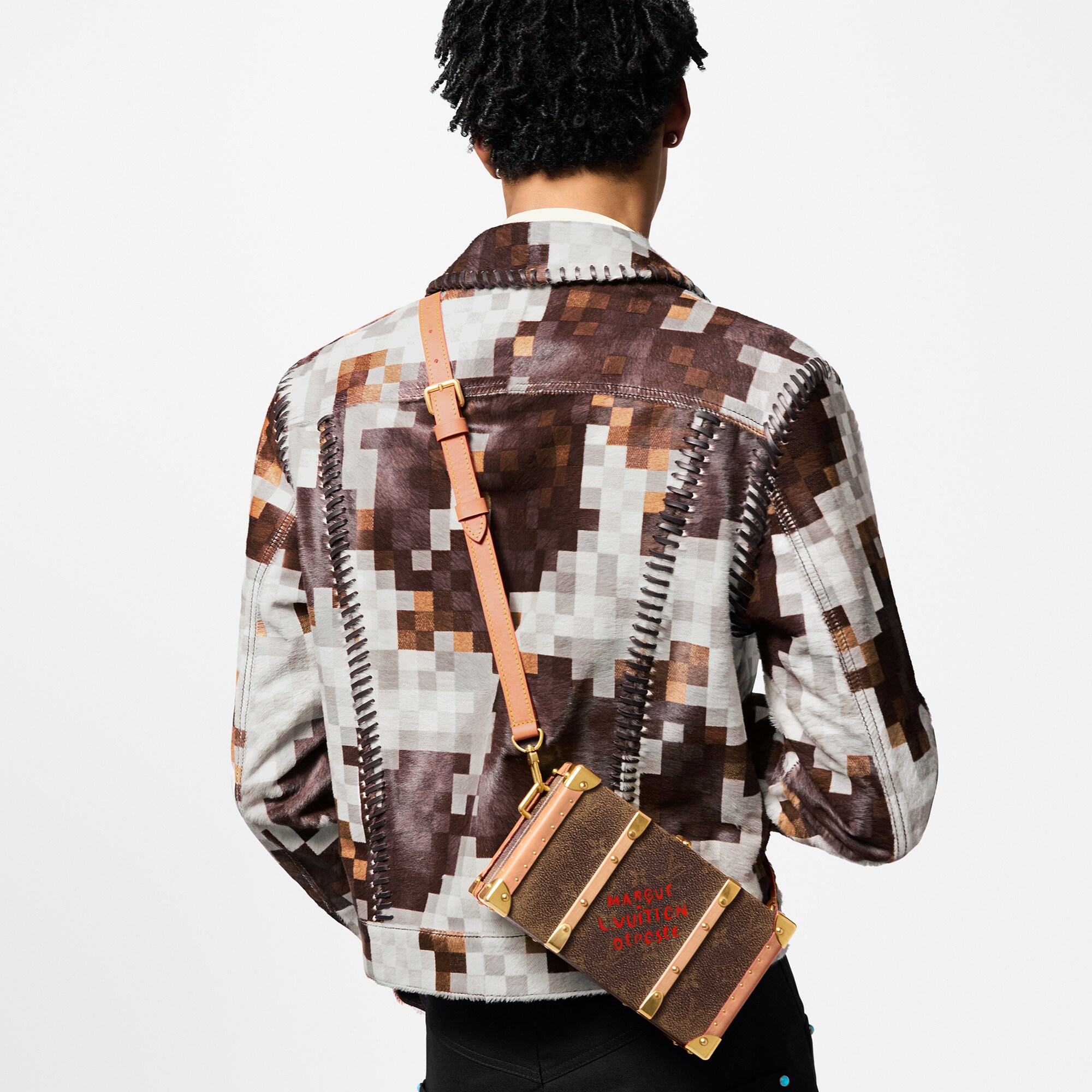 LV} - LVMonogram Other - LVLes Extraordinaires硬箱系列 | 路易威登LOUIS VUITTON官网 (产品缩放)