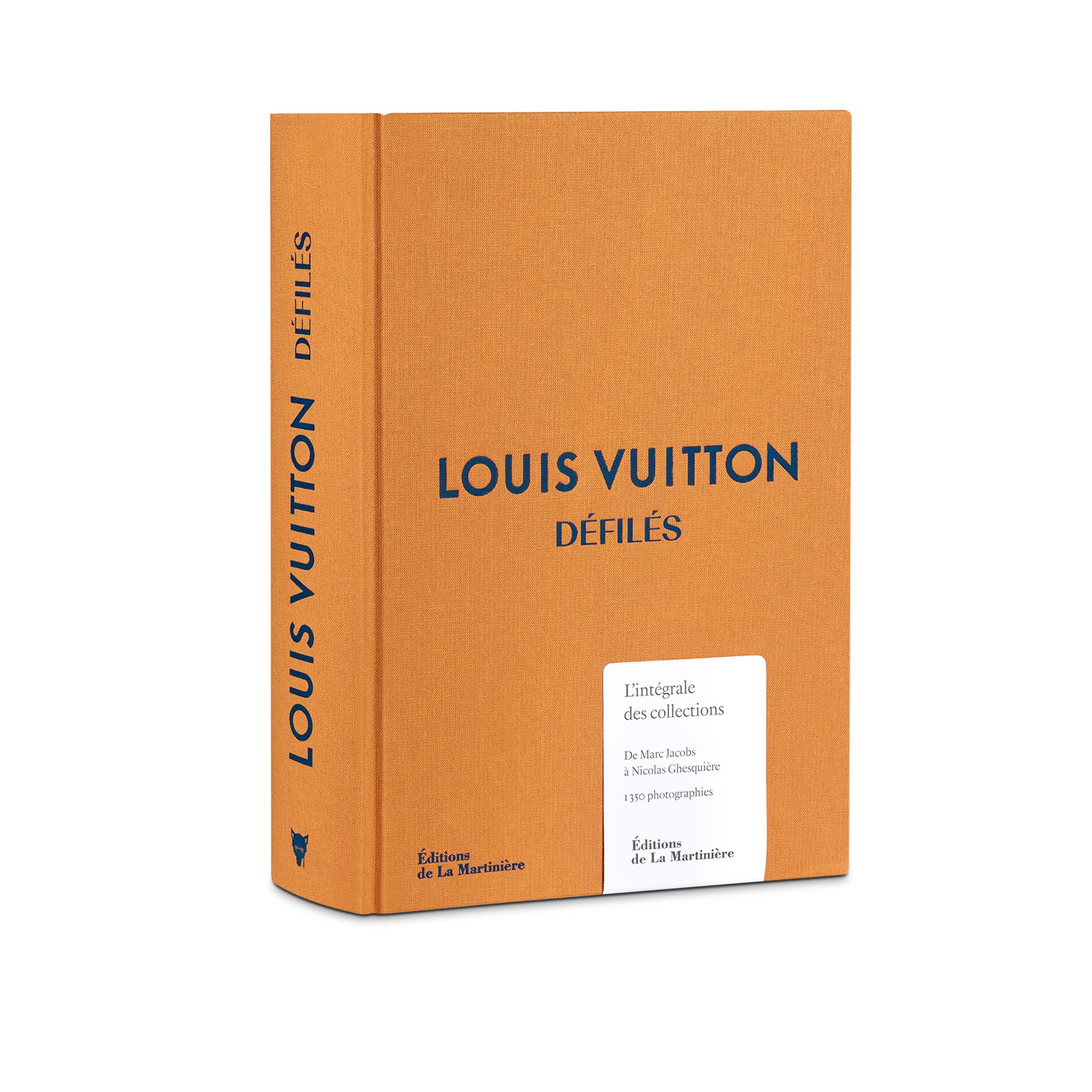 LV} - LV - LV硬箱、旅行和家居书籍和文具 | 路易威登LOUIS VUITTON官网 (产品缩放)