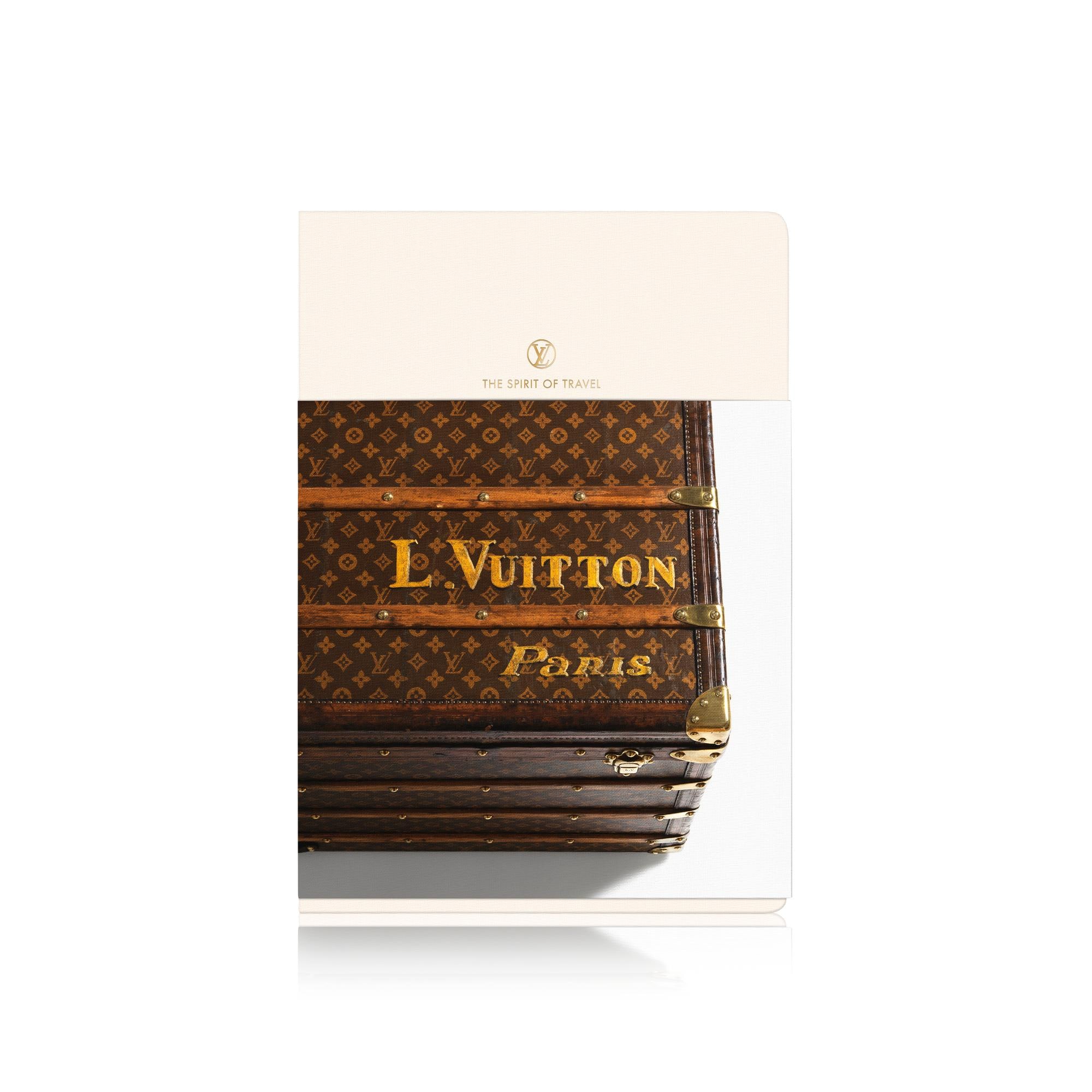 LV} - LV - LV硬箱、旅行和家居书籍和文具 | 路易威登LOUIS VUITTON官网 (产品缩放)