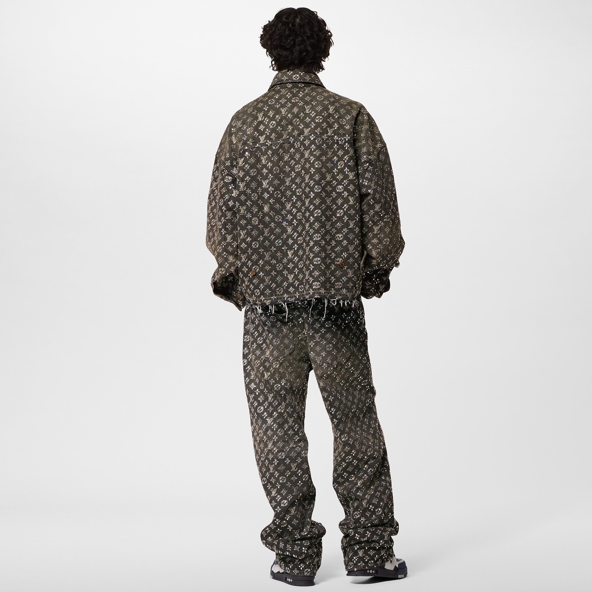 LV} - LV - LV男士高级成衣 | 路易威登LOUIS VUITTON官网 (产品缩放)