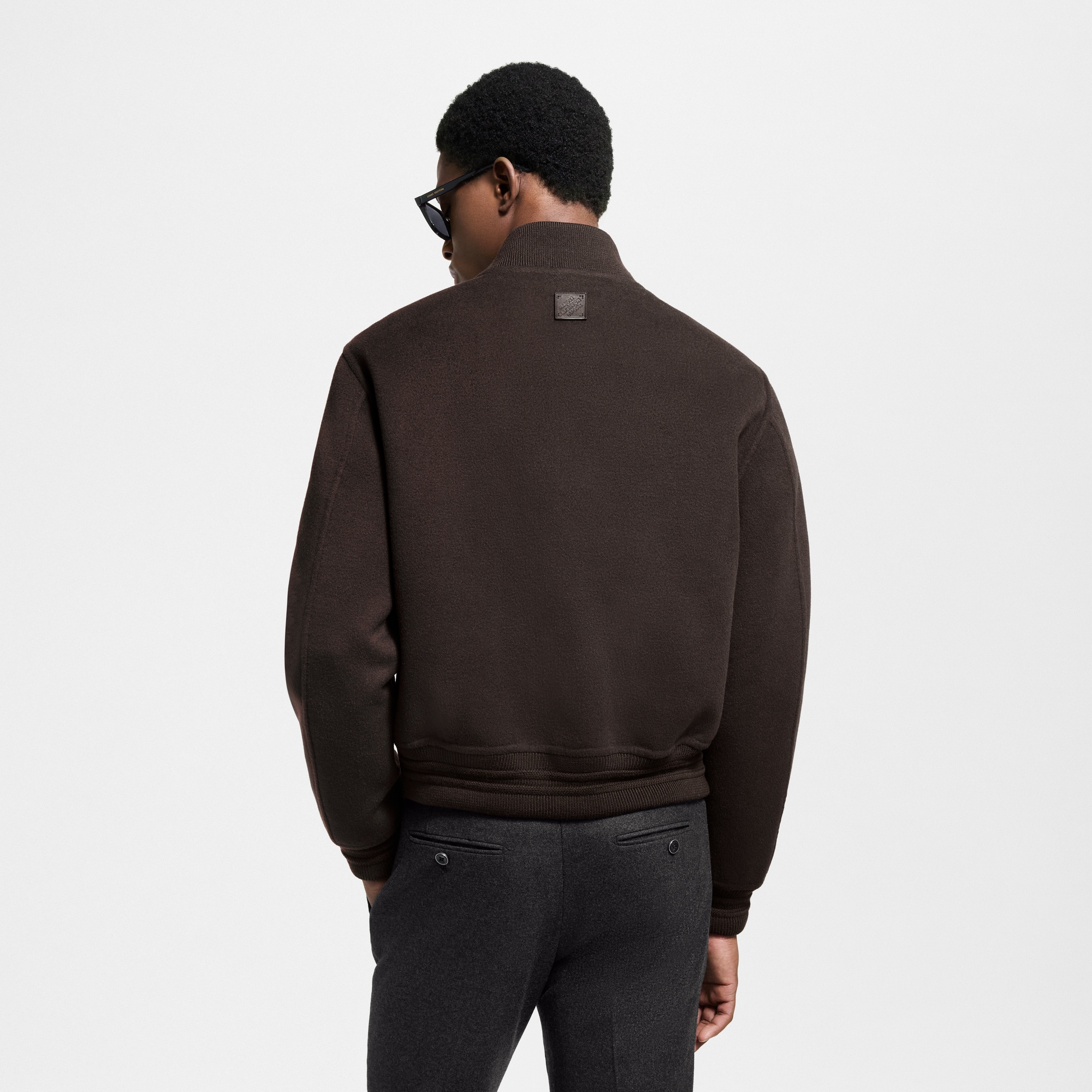 LV} - LV - LV男士高级成衣 | 路易威登LOUIS VUITTON官网 (产品缩放)