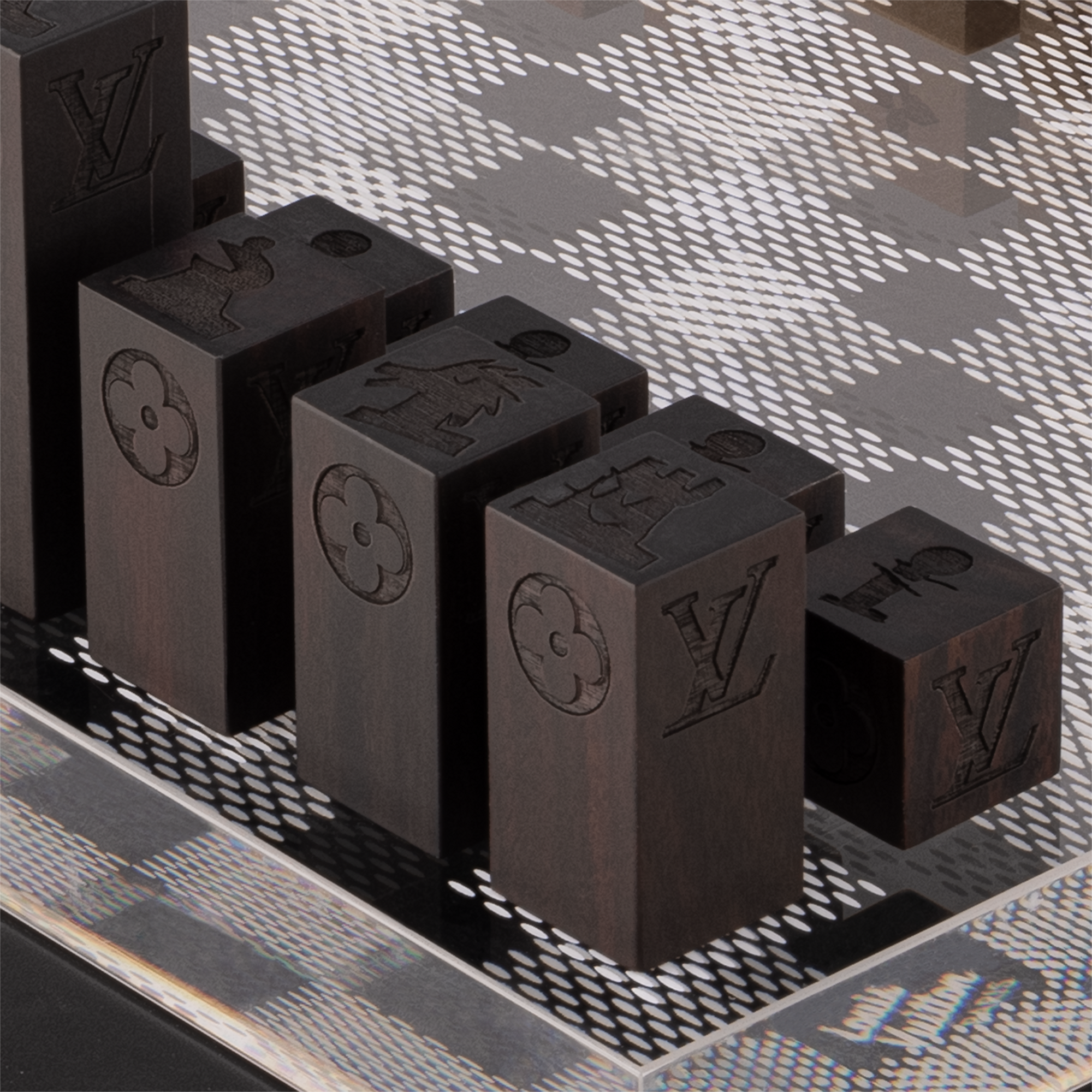 LV} - LVS00 - LV硬箱、旅行和家居运动用品和游戏 | 路易威登LOUIS VUITTON官网 (产品缩放)