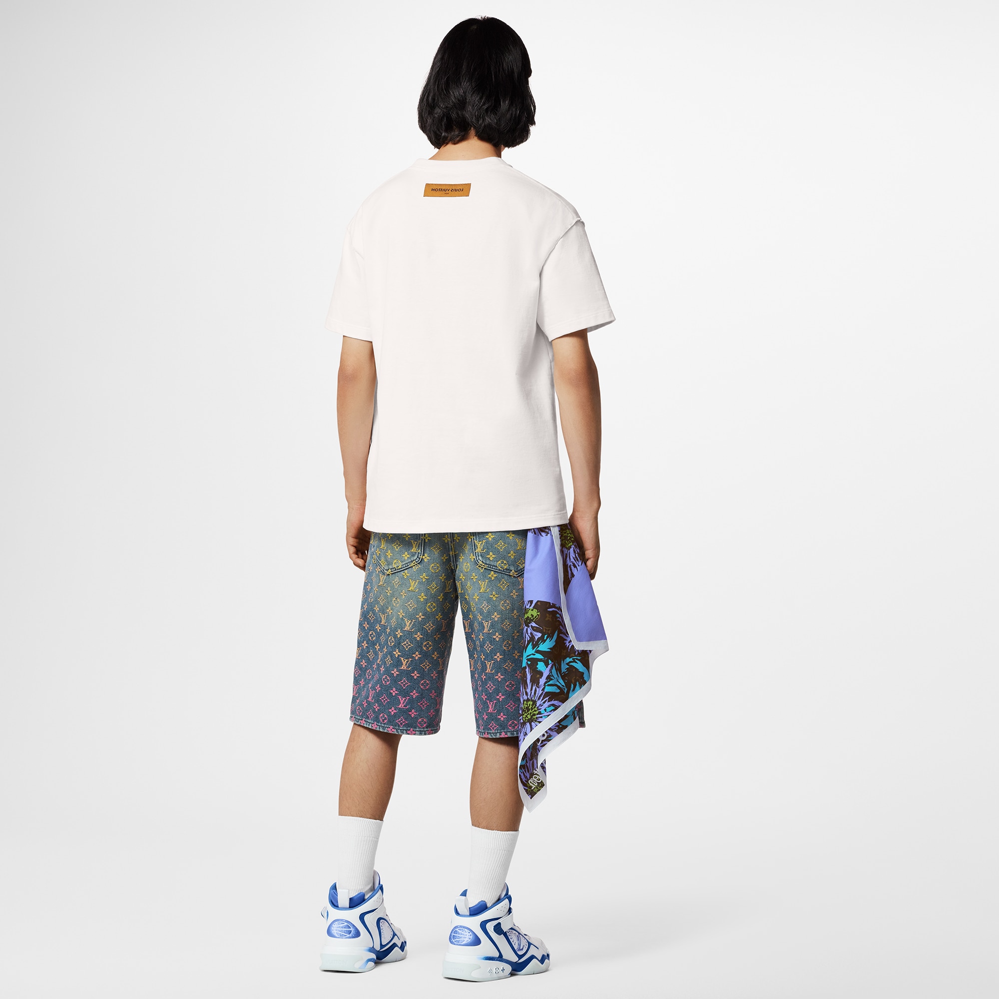 LV} - LV - LV男士Discontinued Product | 路易威登LOUIS VUITTON官网 (产品缩放)