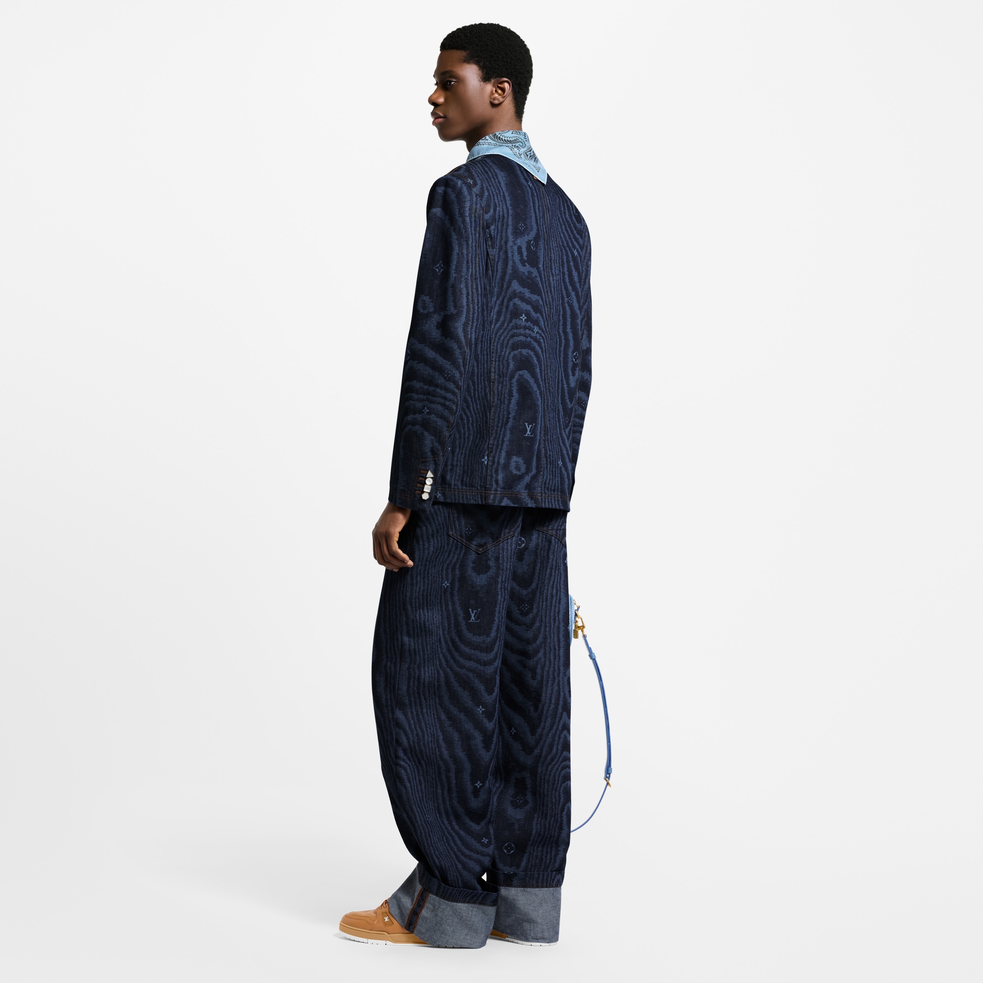 LV} - LV - LV男士高级成衣 | 路易威登LOUIS VUITTON官网 (产品缩放)