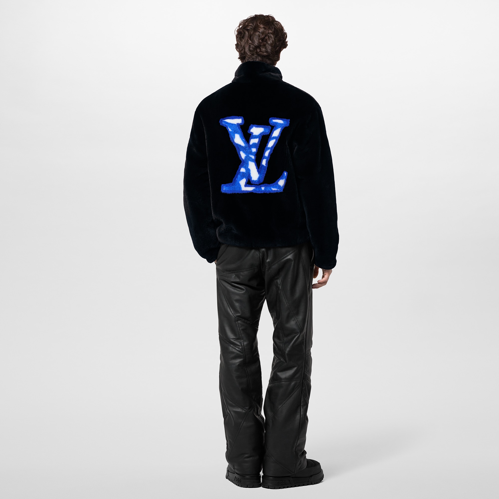 LV} - LV - LV男士高级成衣 | 路易威登LOUIS VUITTON官网 (产品缩放)