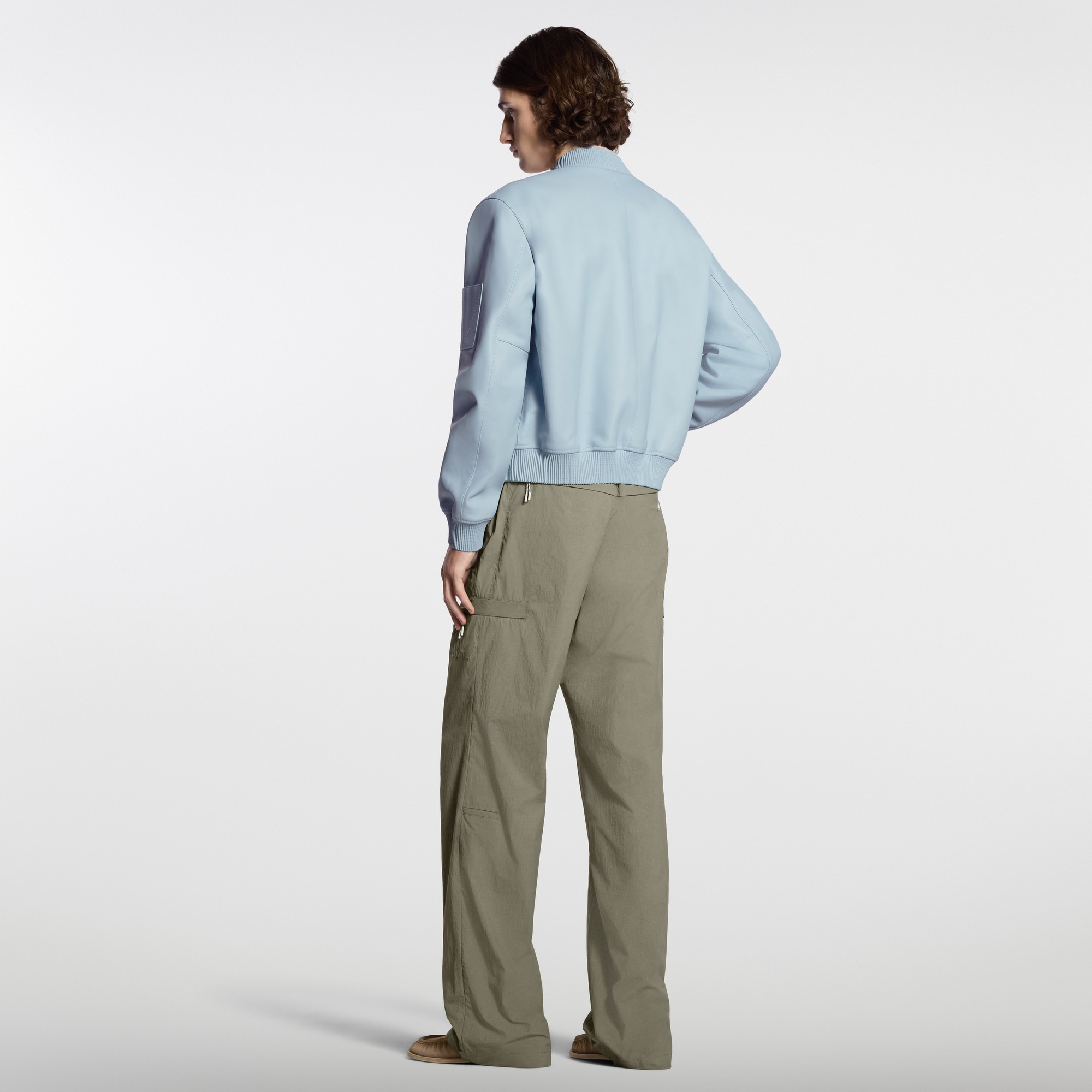 LV} - LV - LV男士高级成衣 | 路易威登LOUIS VUITTON官网 (产品缩放)