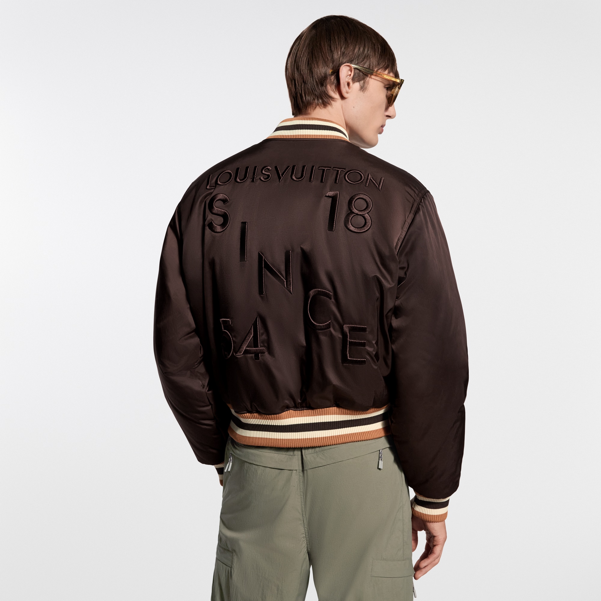 LV} - LV - LV男士高级成衣 | 路易威登LOUIS VUITTON官网 (产品缩放)