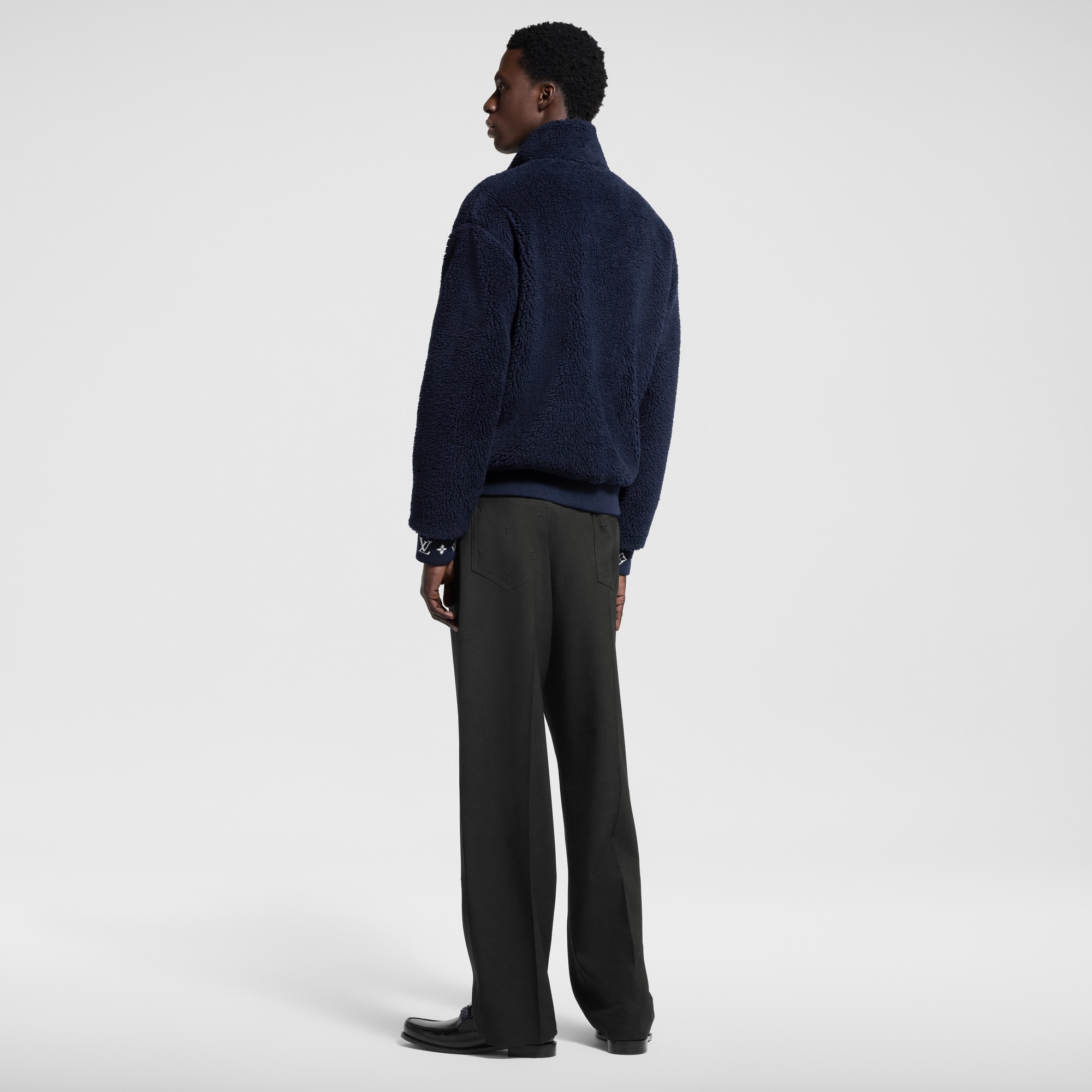LV} - LV - LV新品系列男士 | 路易威登LOUIS VUITTON官网 (产品缩放)