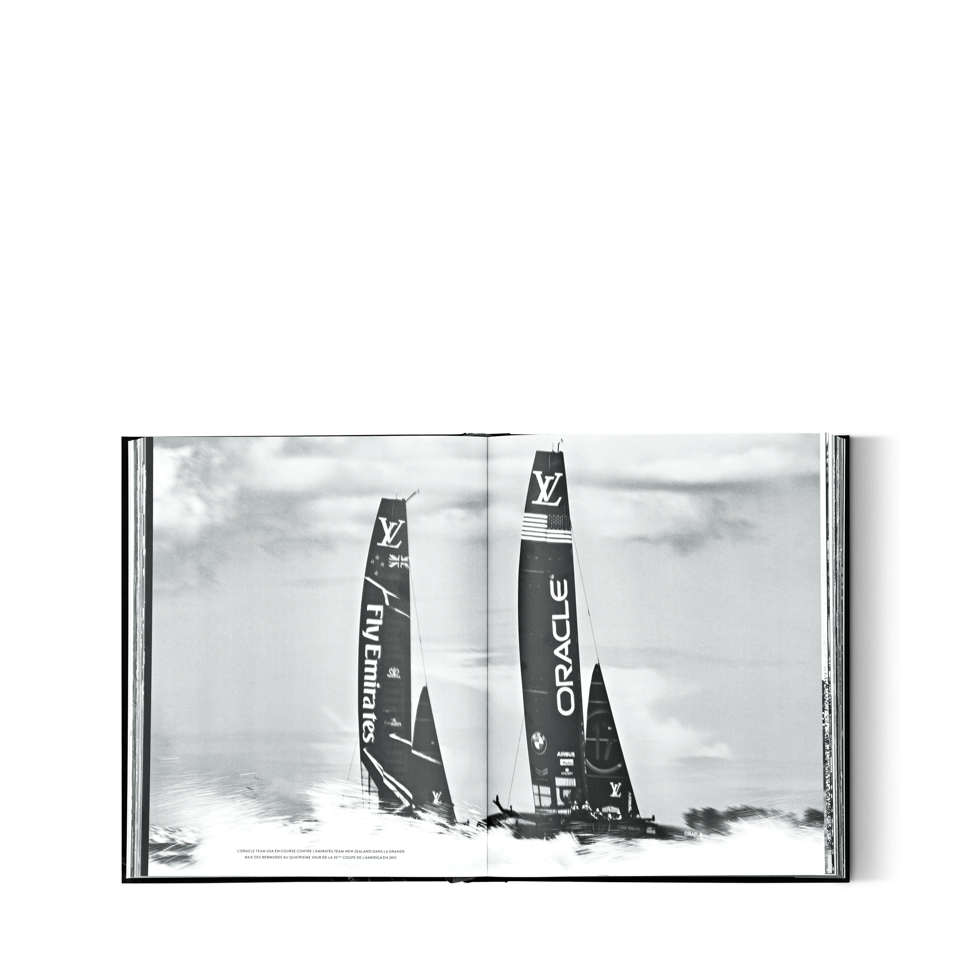 LV} - LV - LV硬箱、旅行和家居书籍和文具 | 路易威登LOUIS VUITTON官网 (产品缩放)