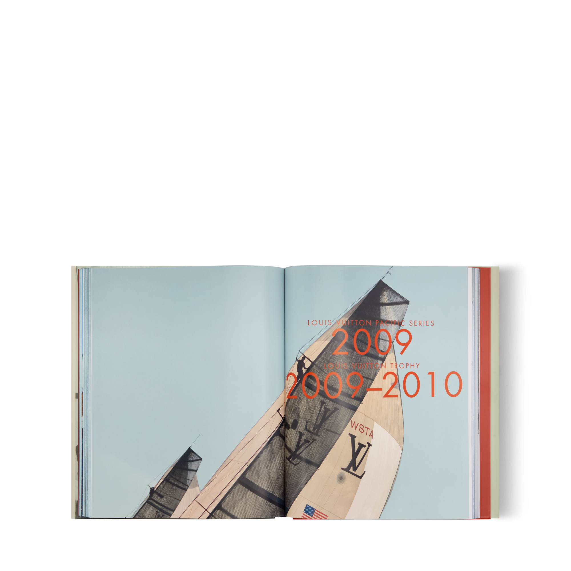 LV} - LV - LV硬箱、旅行和家居书籍和文具 | 路易威登LOUIS VUITTON官网 (产品缩放)