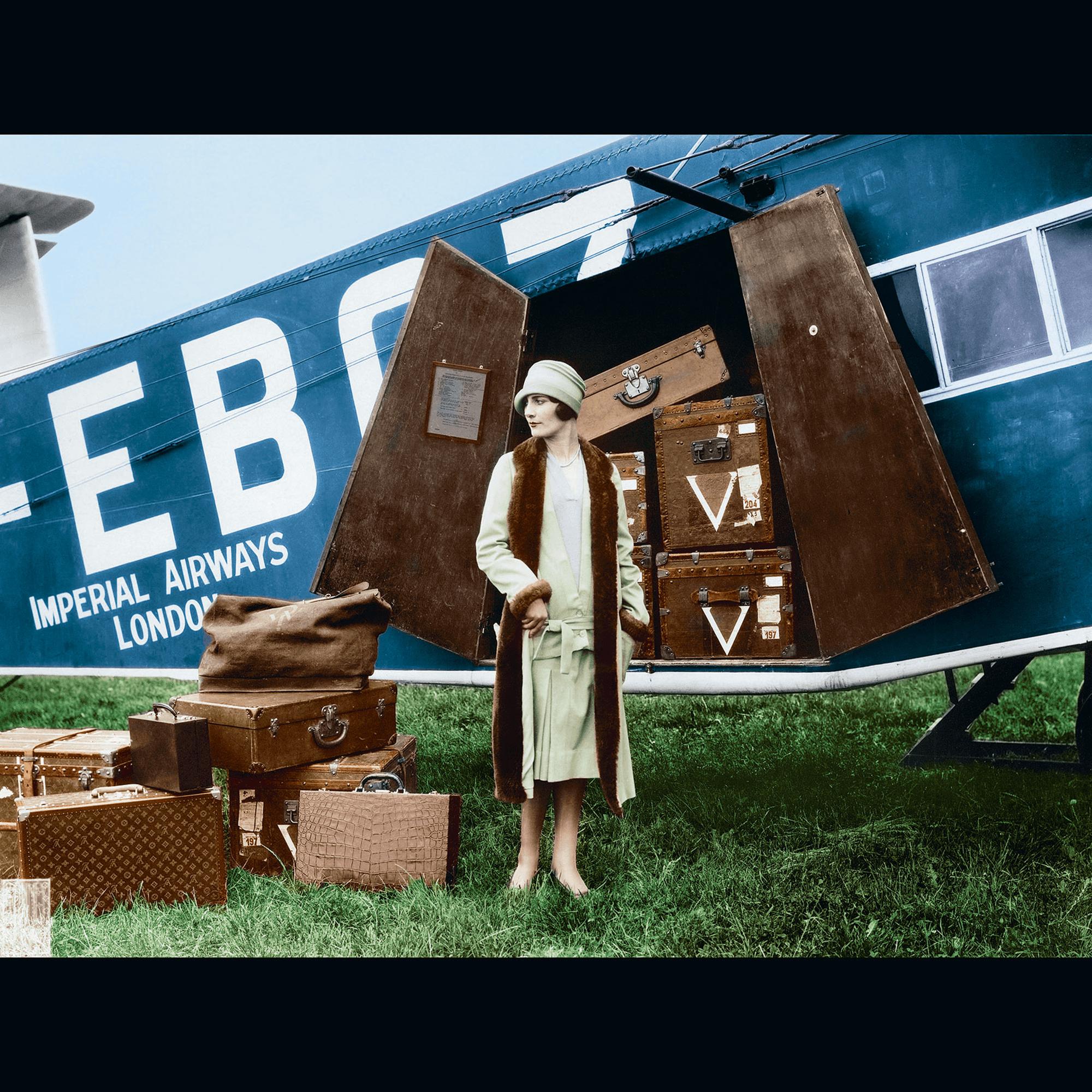 LV} - LV - LV硬箱、旅行和家居书籍和文具 | 路易威登LOUIS VUITTON官网 (产品缩放)