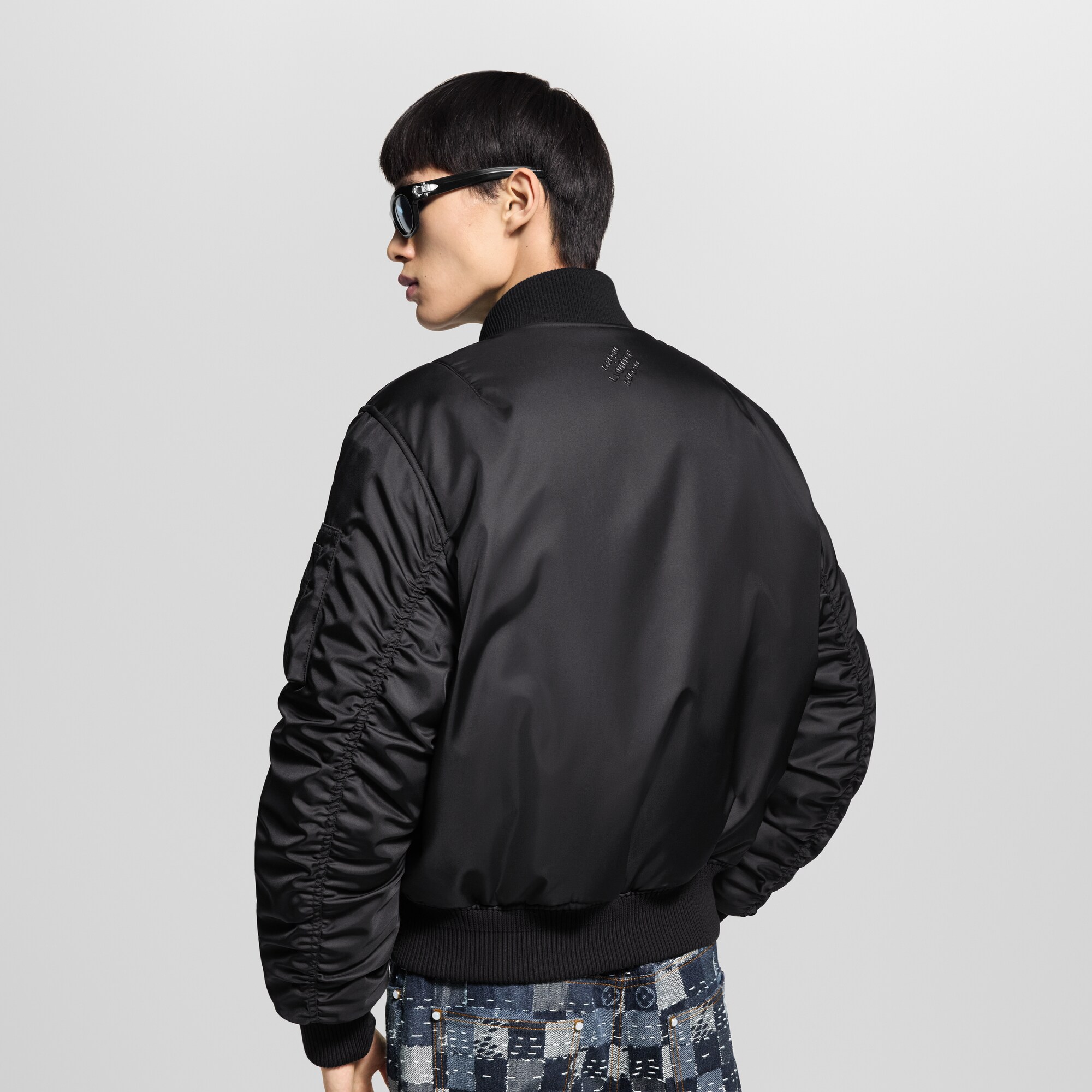LV} - LV - LV男士高级成衣 | 路易威登LOUIS VUITTON官网 (产品缩放)
