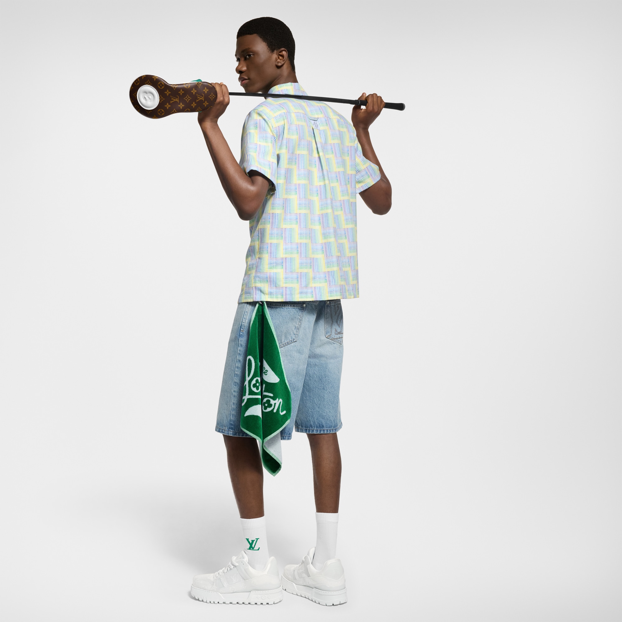 LV} - LV - LV硬箱、旅行和家居运动用品和游戏 | 路易威登LOUIS VUITTON官网 (产品缩放)